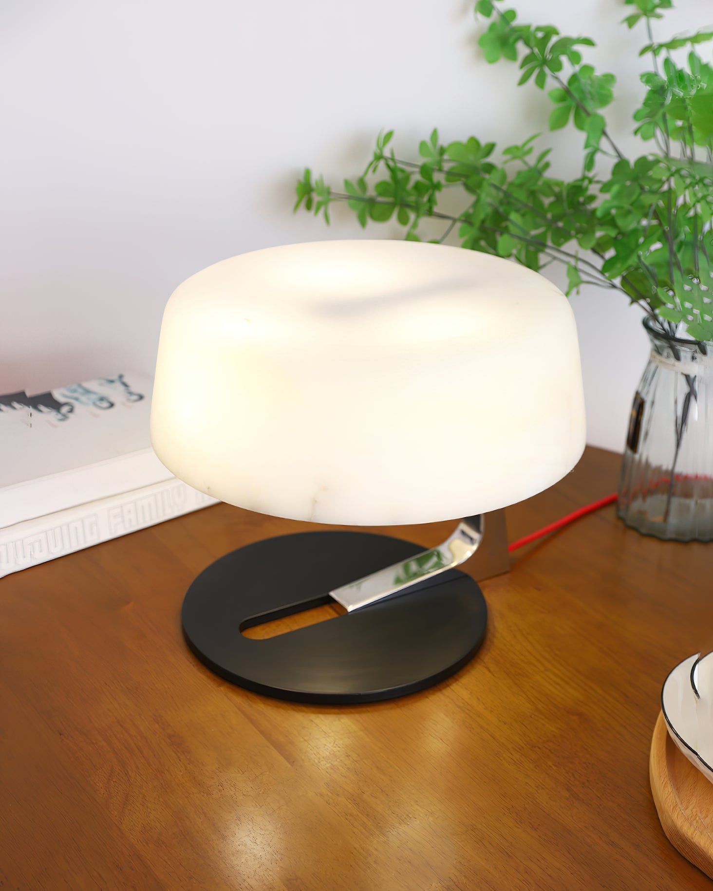 Nysolora Dome Alabaster Table Lamp - Blowlighting