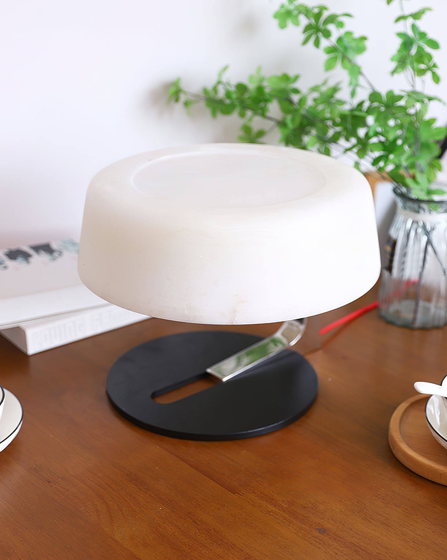 Nysolora Dome Alabaster Table Lamp - Blowlighting