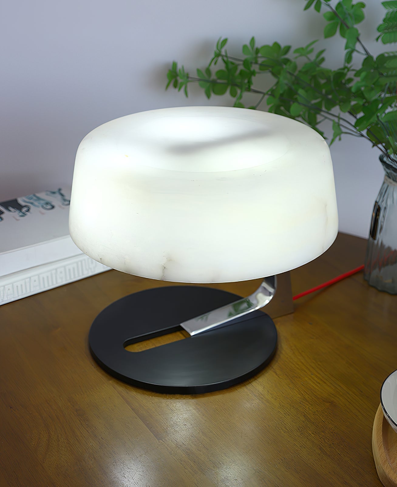 Nysolora Dome Alabaster Table Lamp - Blowlighting