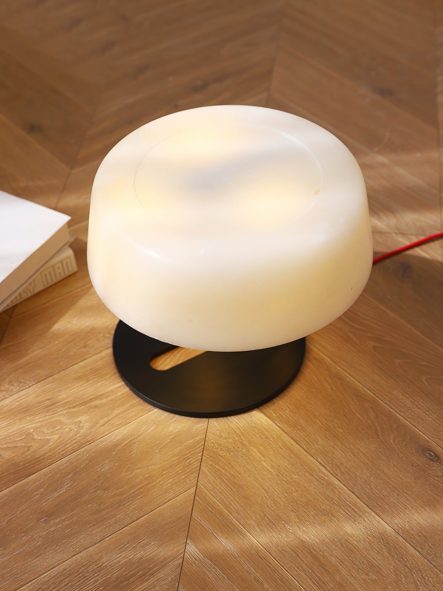 Nysolora Dome Alabaster Table Lamp - Blowlighting