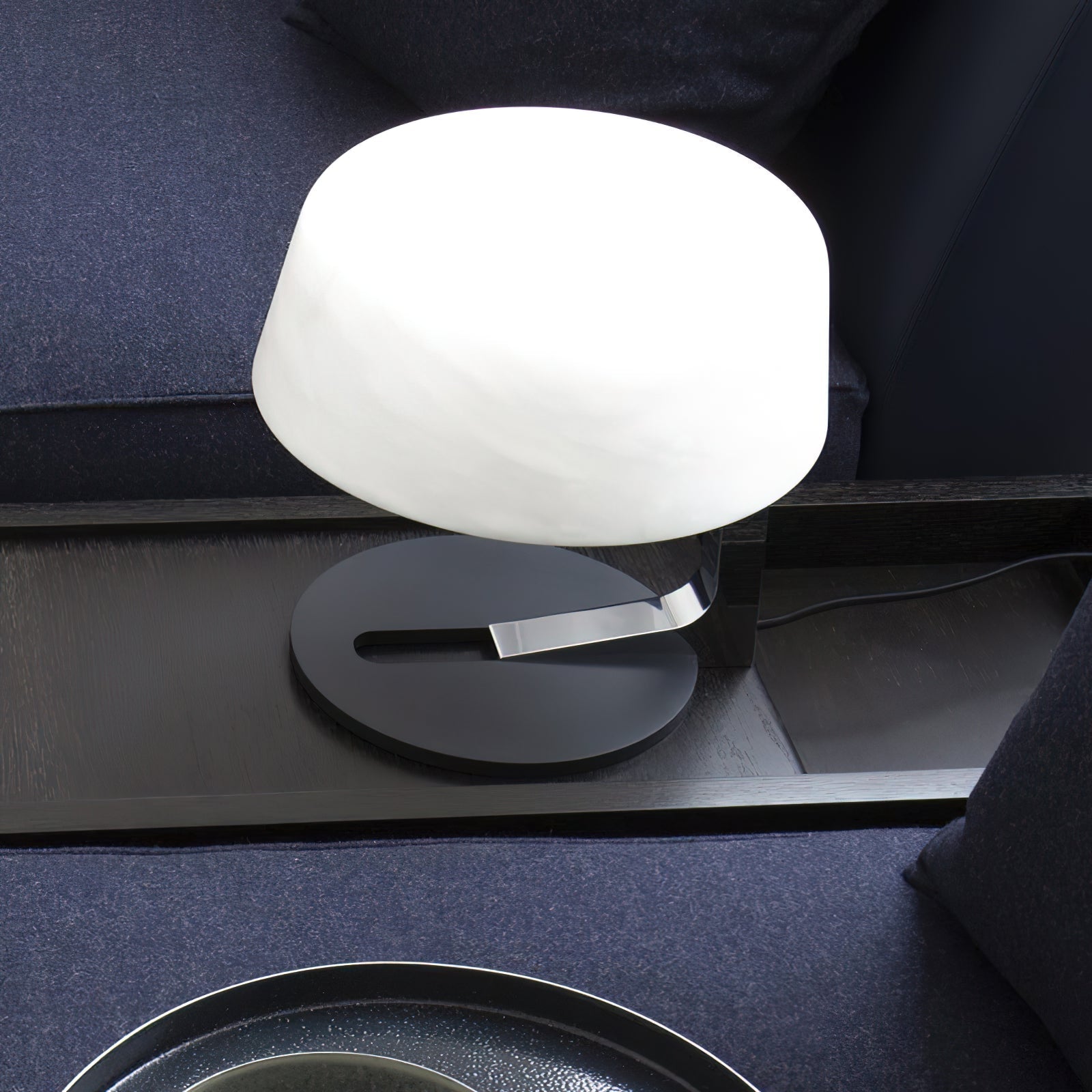 Nysolora Dome Alabaster Table Lamp - Blowlighting