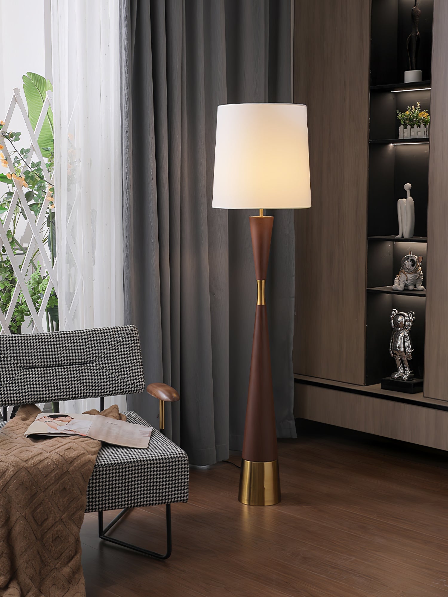 Cone Waist Floor Lamp - Blowlighting