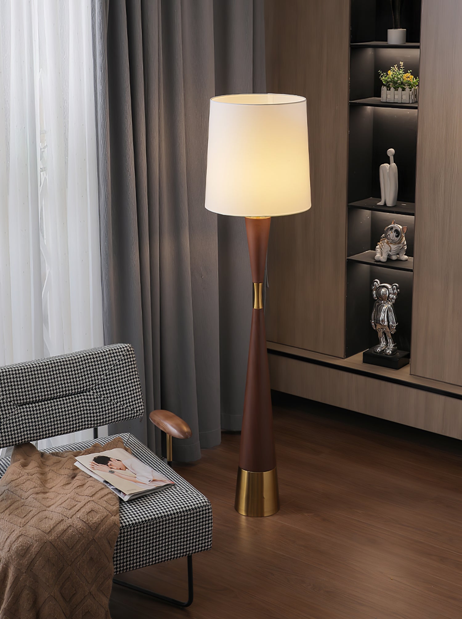 Cone Waist Floor Lamp - Blowlighting