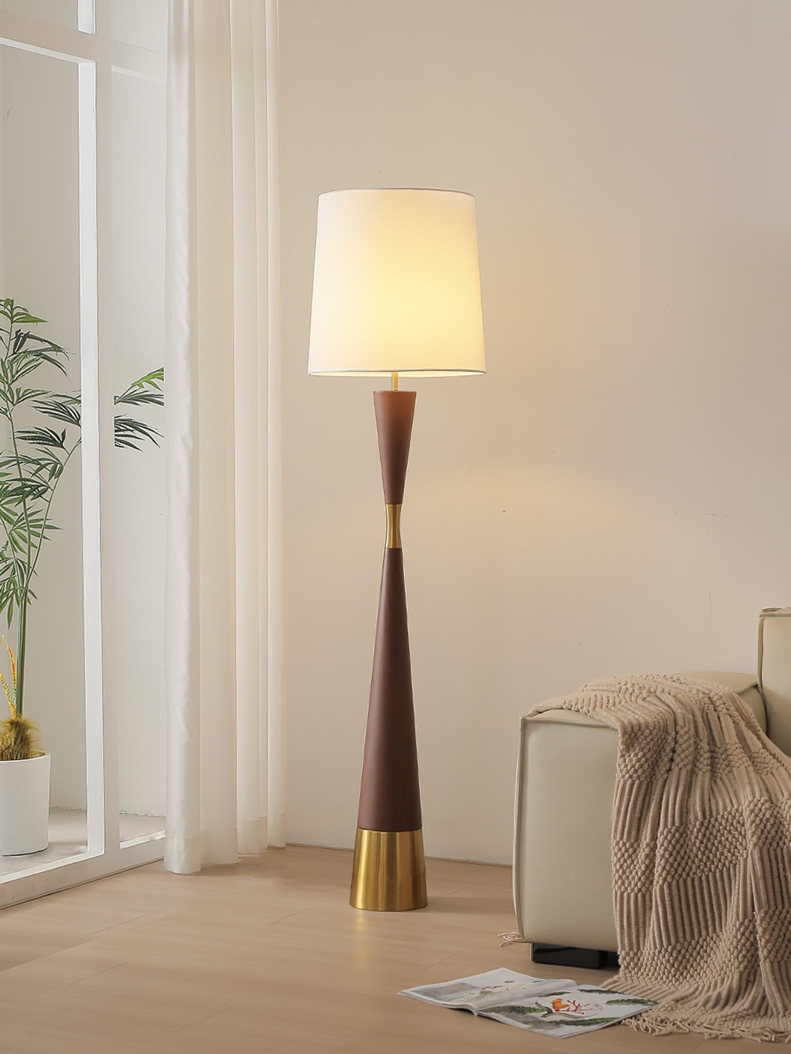 Cone Waist Floor Lamp - Blowlighting