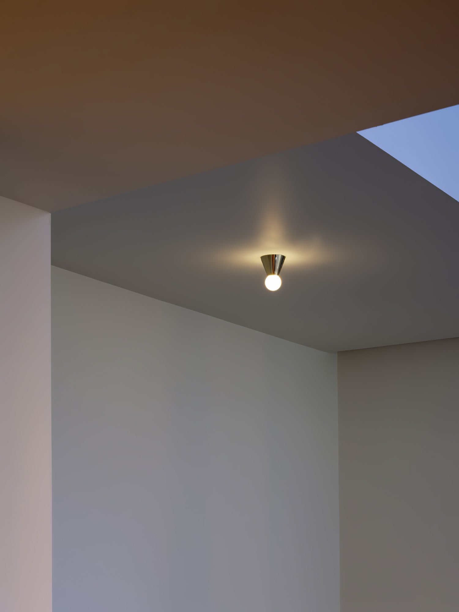 Conical Ceiling Lamp - Blowlighting
