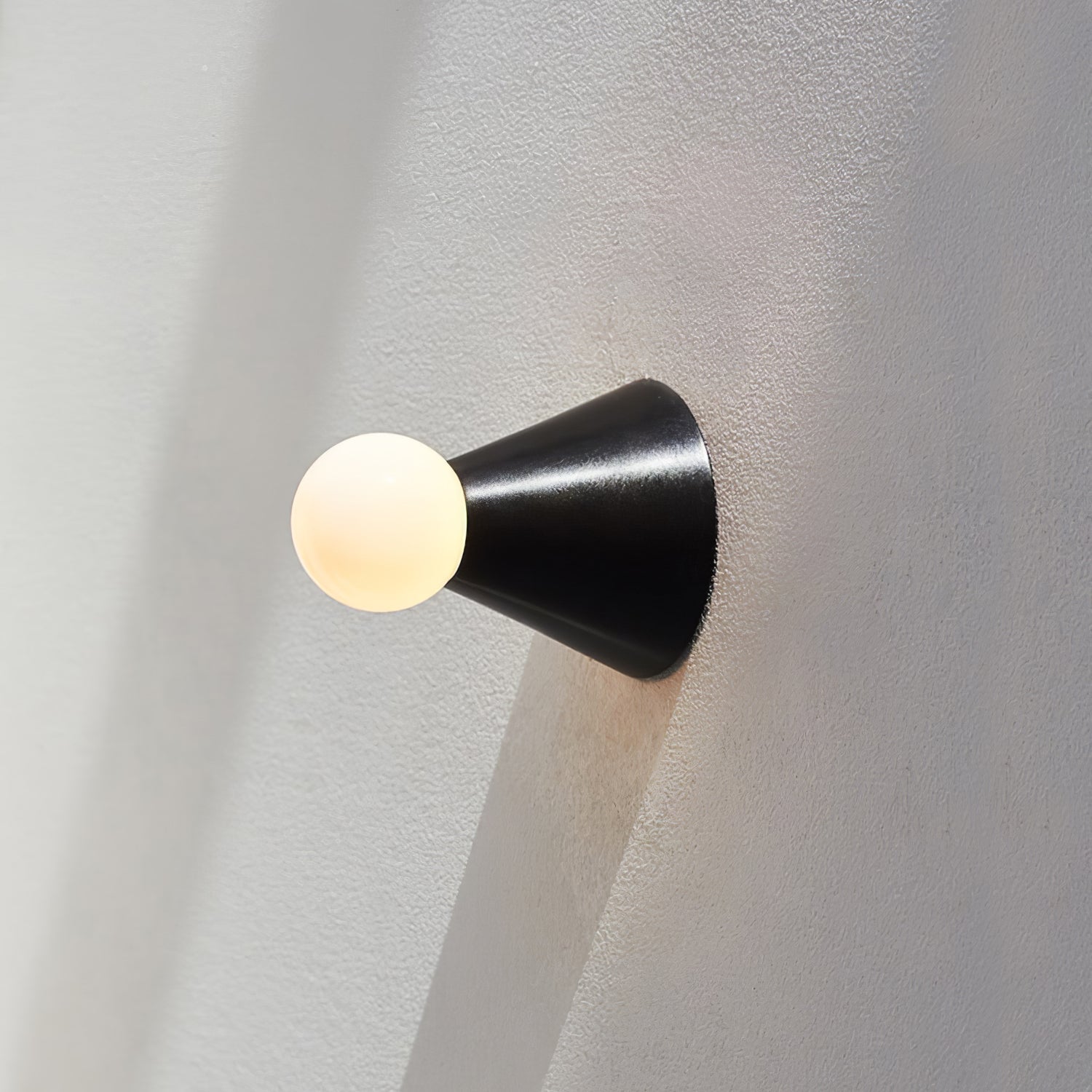 Conical Ceiling Lamp - Blowlighting
