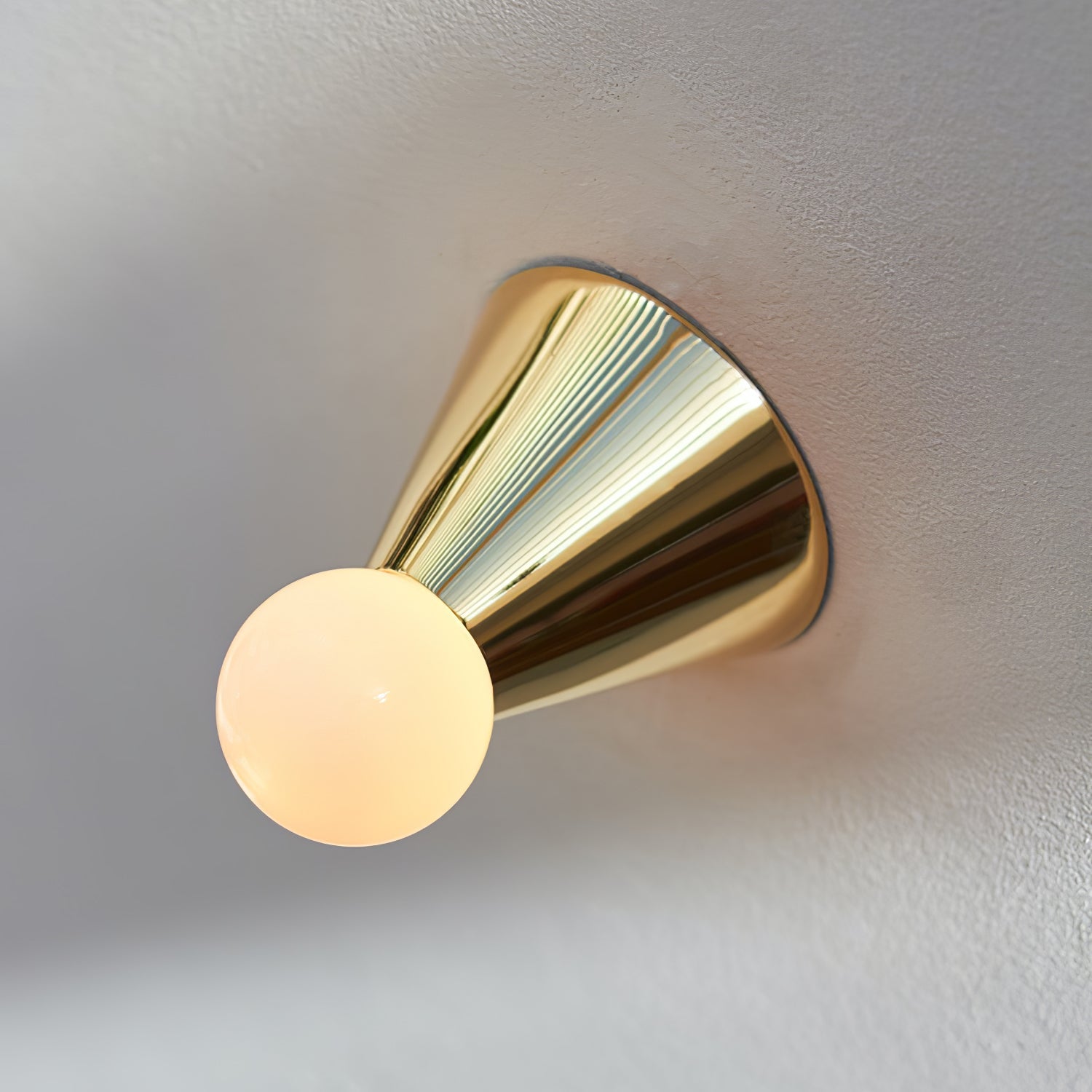 Conical Ceiling Lamp - Blowlighting