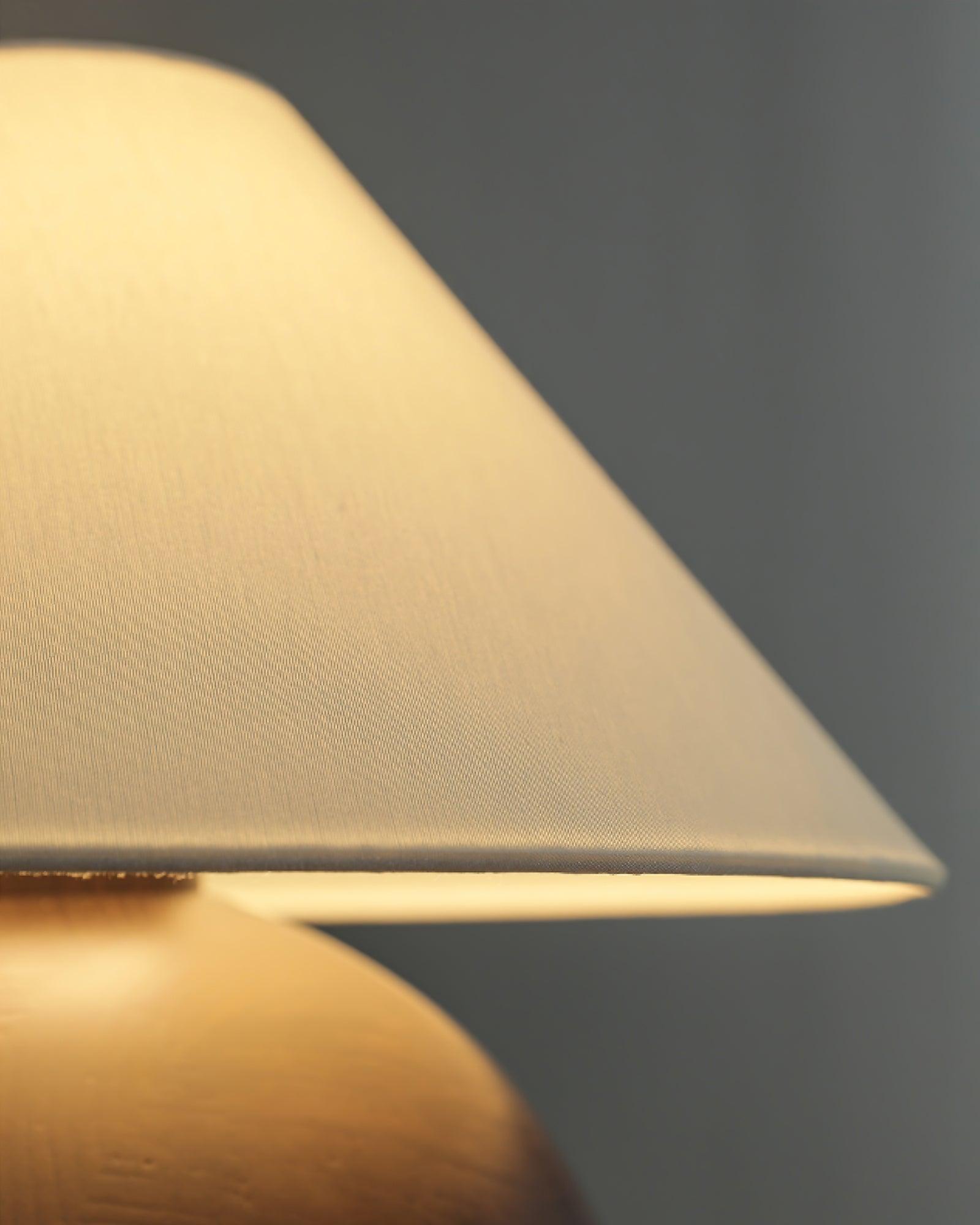 Corner Log Table Lamp - Blowlighting