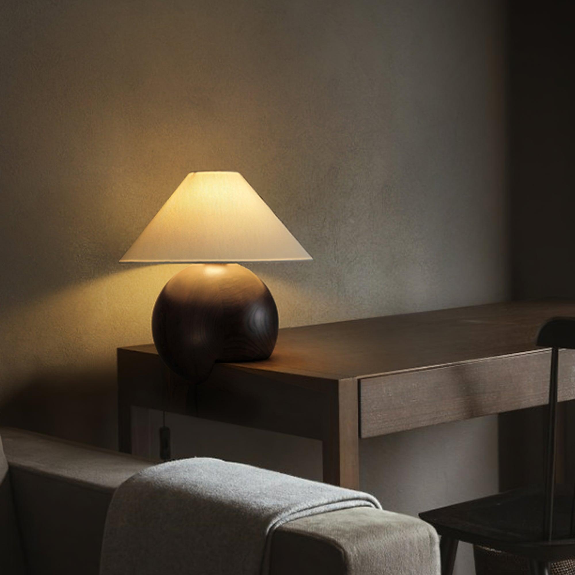 Corner Log Table Lamp - Blowlighting