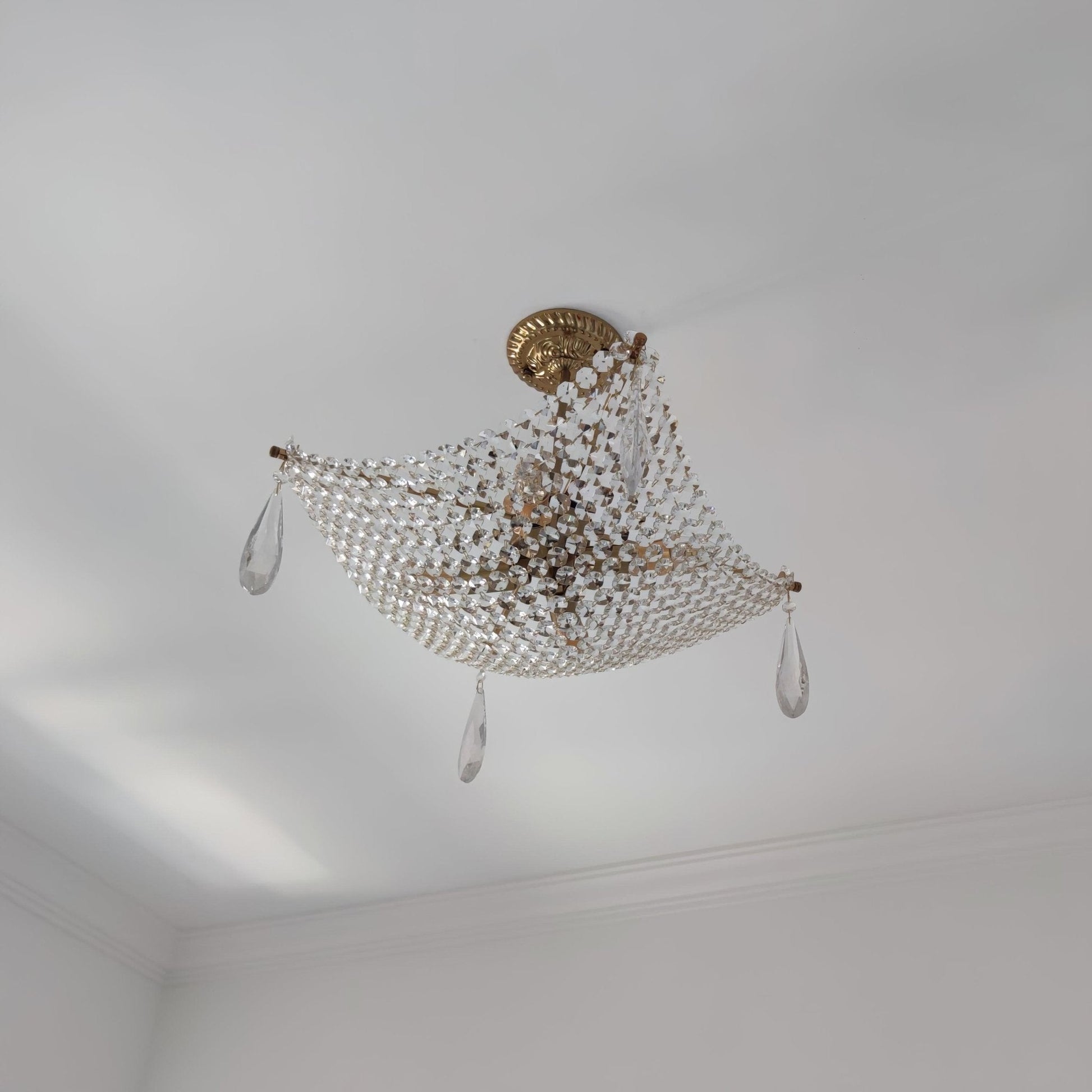 Corona Chandelier - Blowlighting