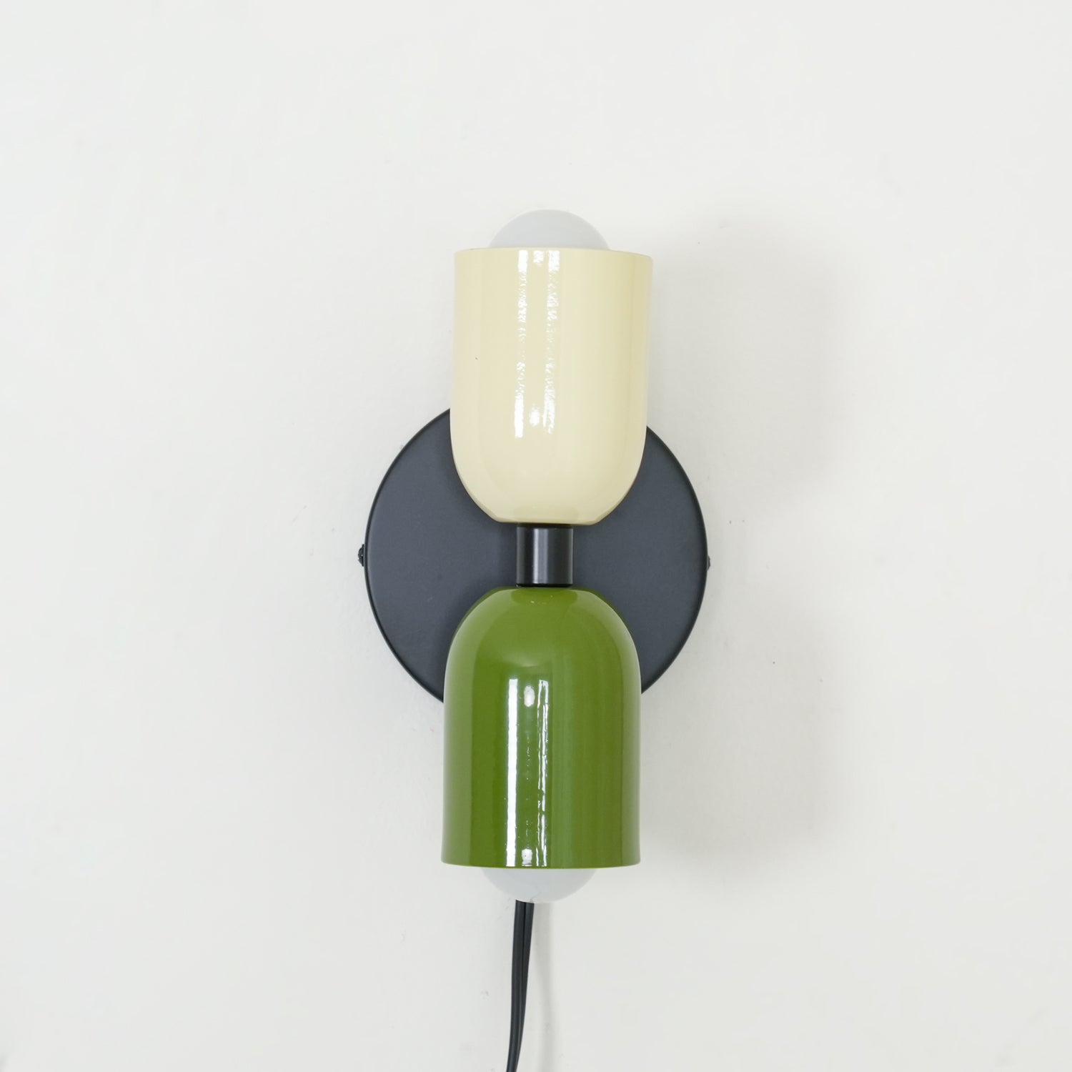 Couleur Double Plug In Wall Lamp - Blowlighting