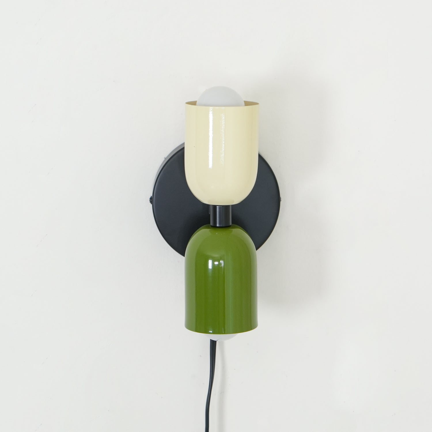 Couleur Double Plug In Wall Lamp - Blowlighting