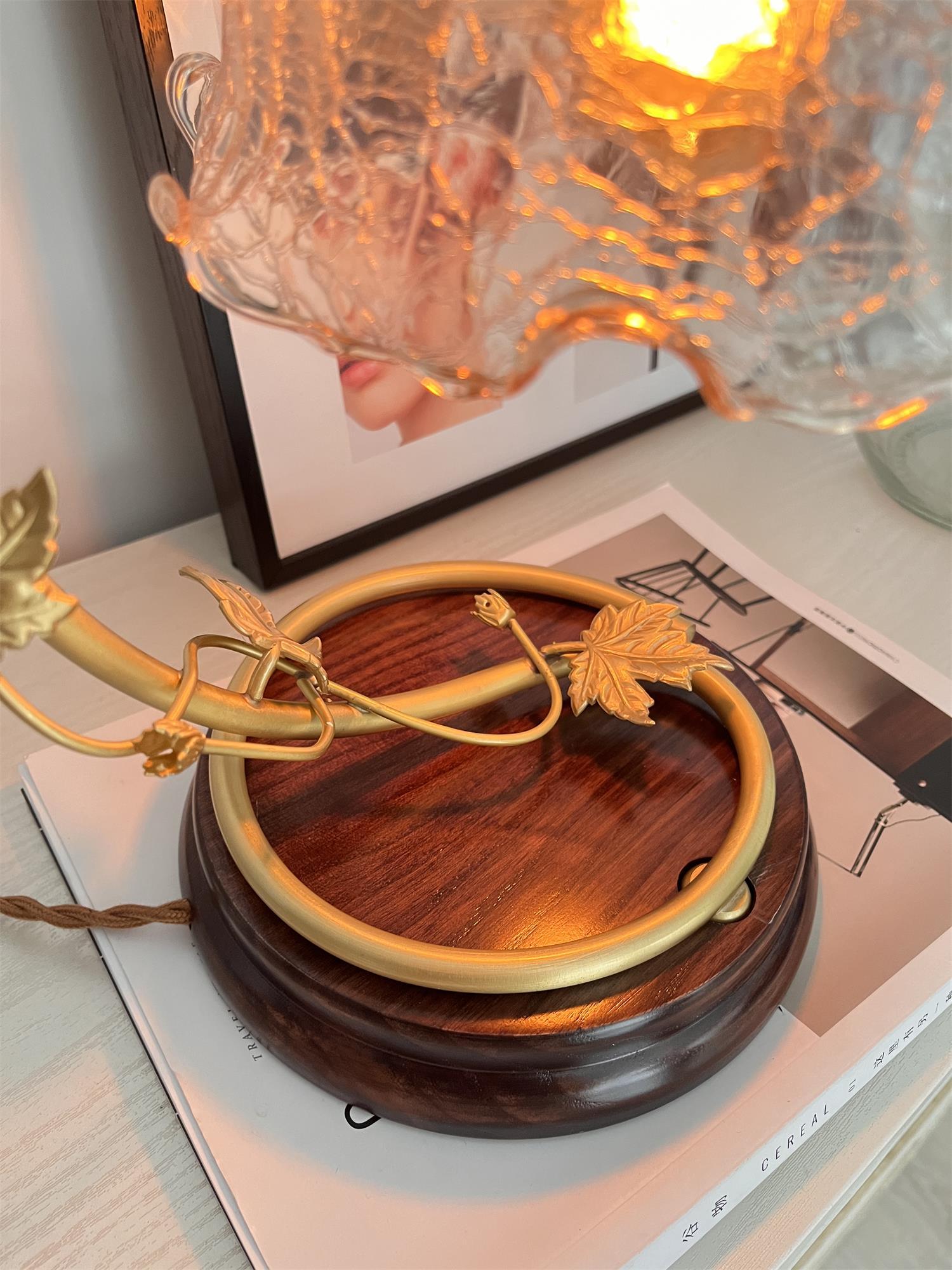 Cracked Glass Brass Table Lamp - Blowlighting