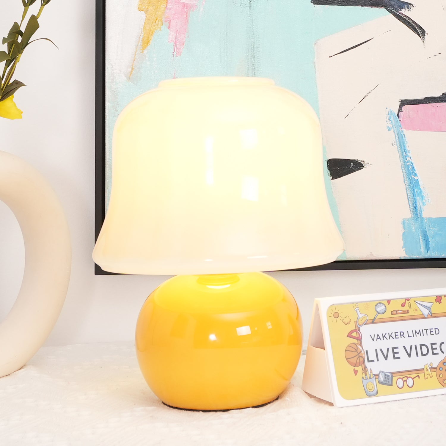 Creamy Mushroom Table Lamp - Blowlighting