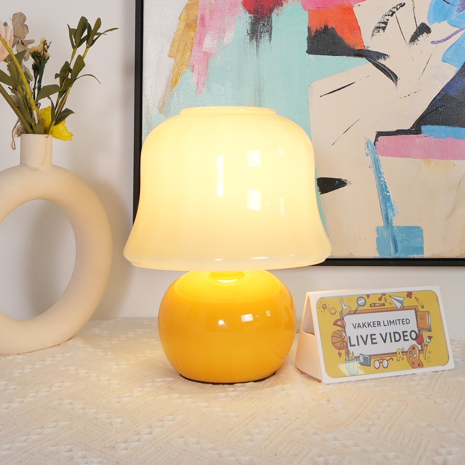 Creamy Mushroom Table Lamp - Blowlighting