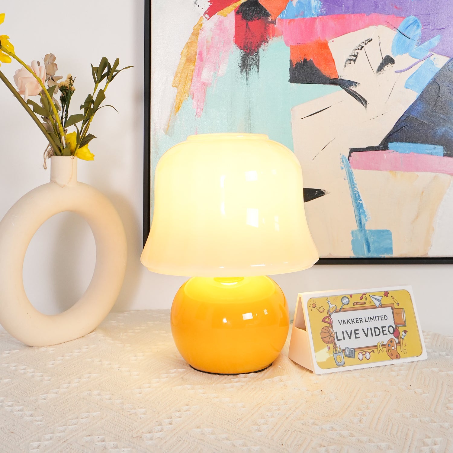 Creamy Mushroom Table Lamp - Blowlighting