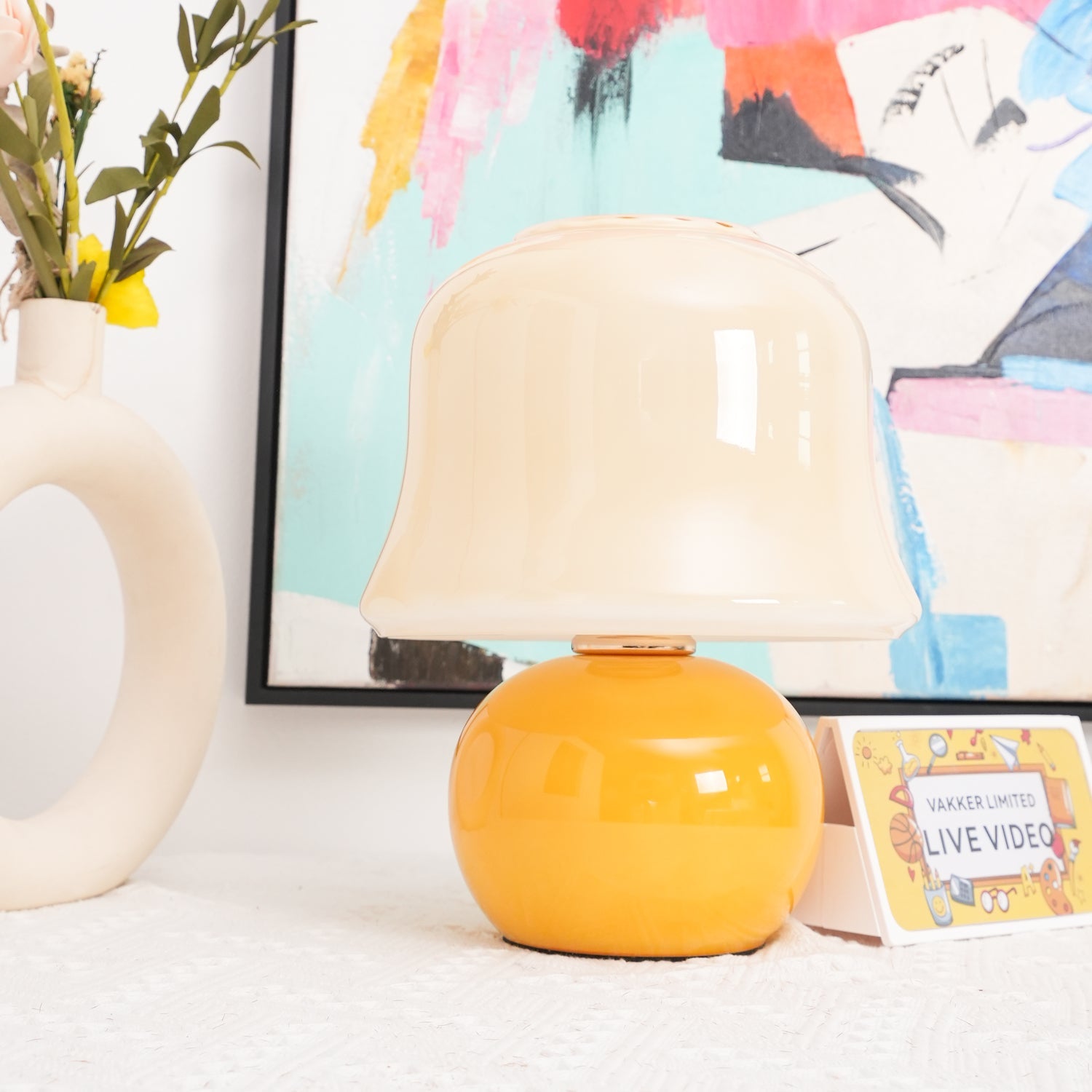 Creamy Mushroom Table Lamp - Blowlighting