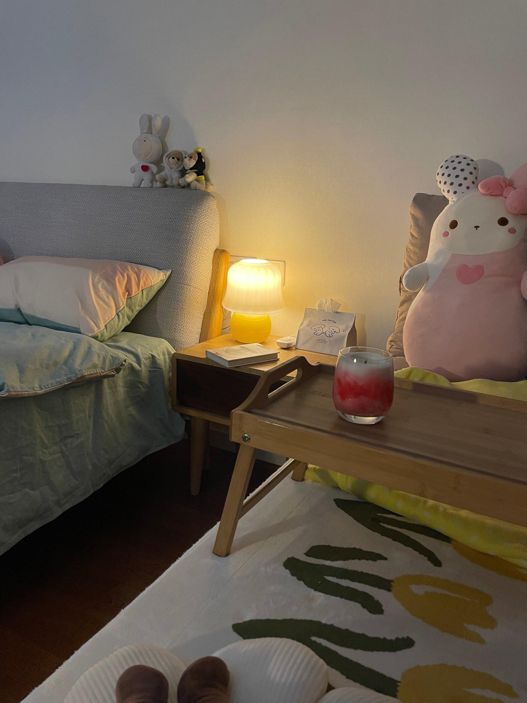 Creamy Mushroom Table Lamp - Blowlighting