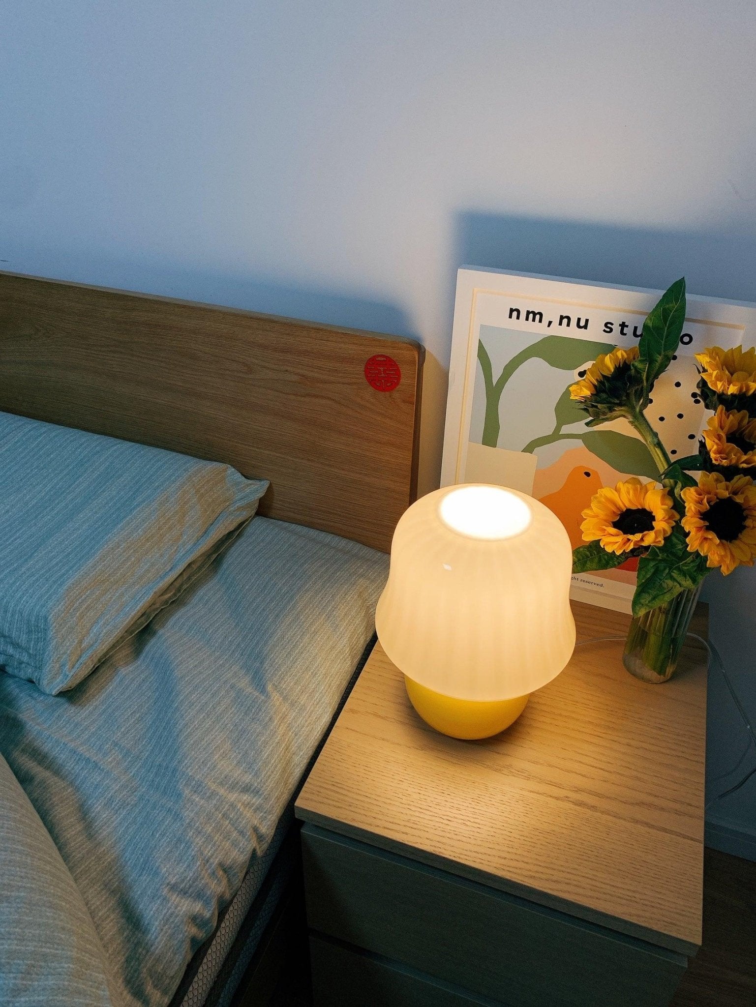 Creamy Mushroom Table Lamp - Blowlighting
