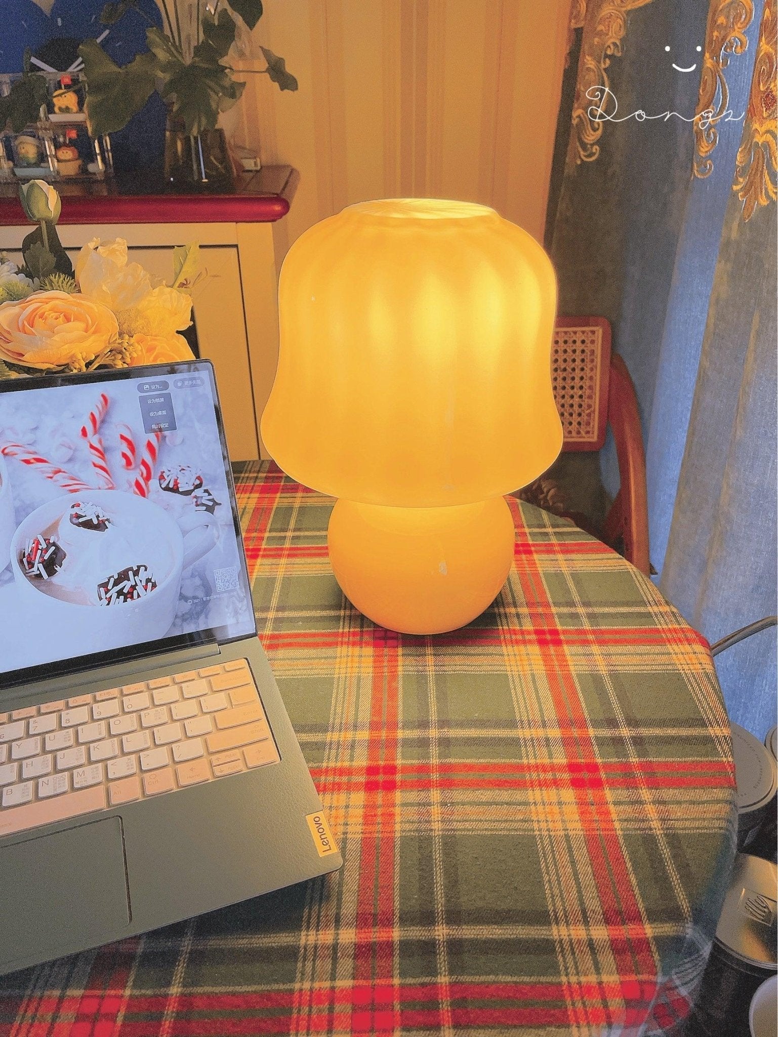 Creamy Mushroom Table Lamp - Blowlighting