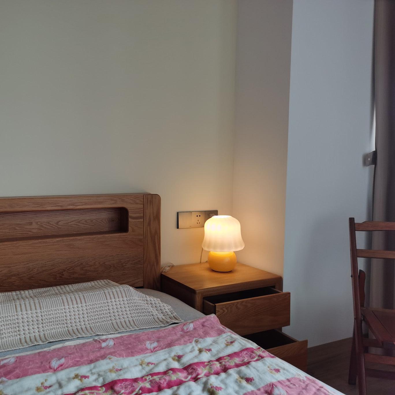 Creamy Mushroom Table Lamp - Blowlighting