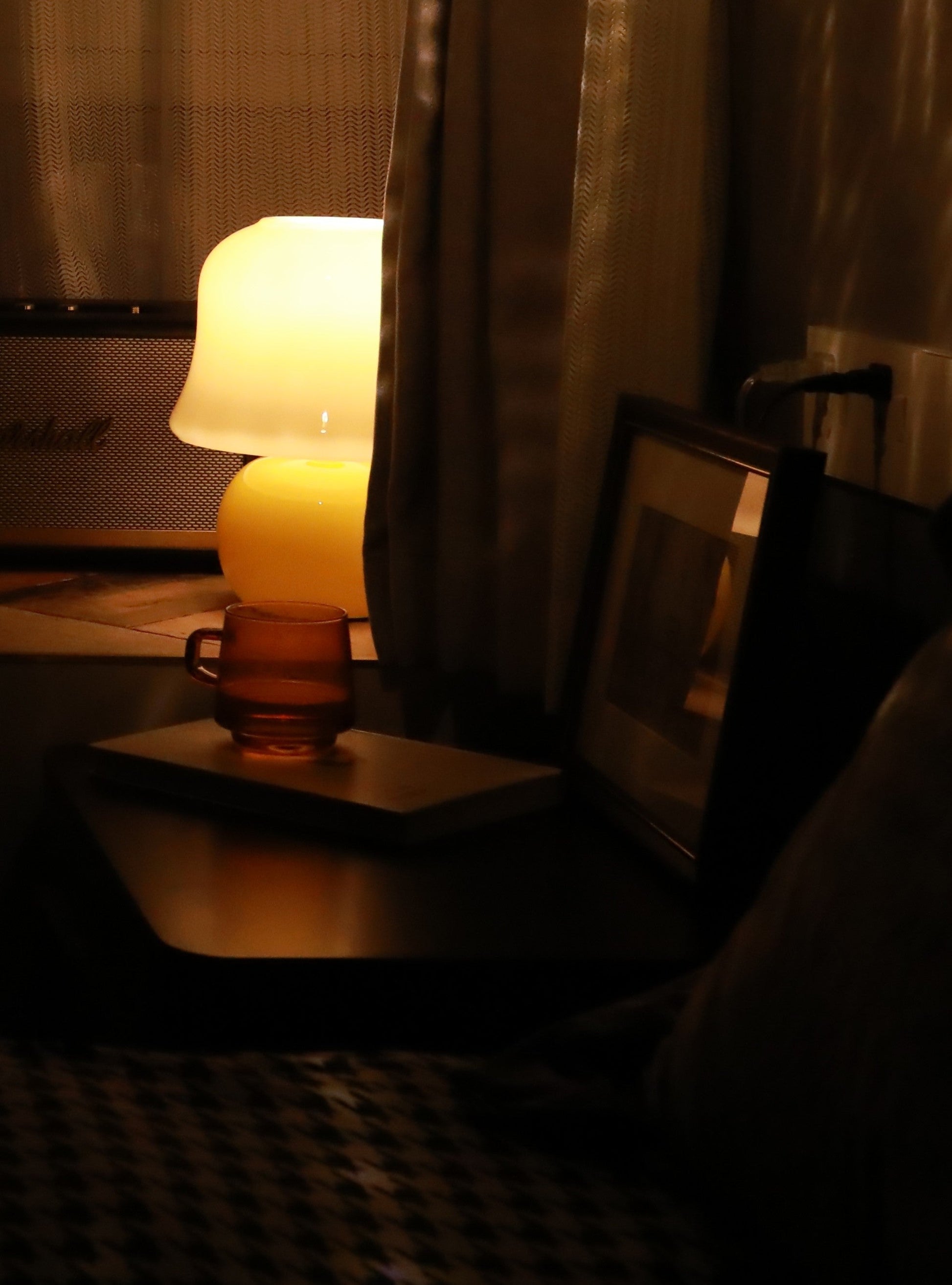 Creamy Mushroom Table Lamp - Blowlighting