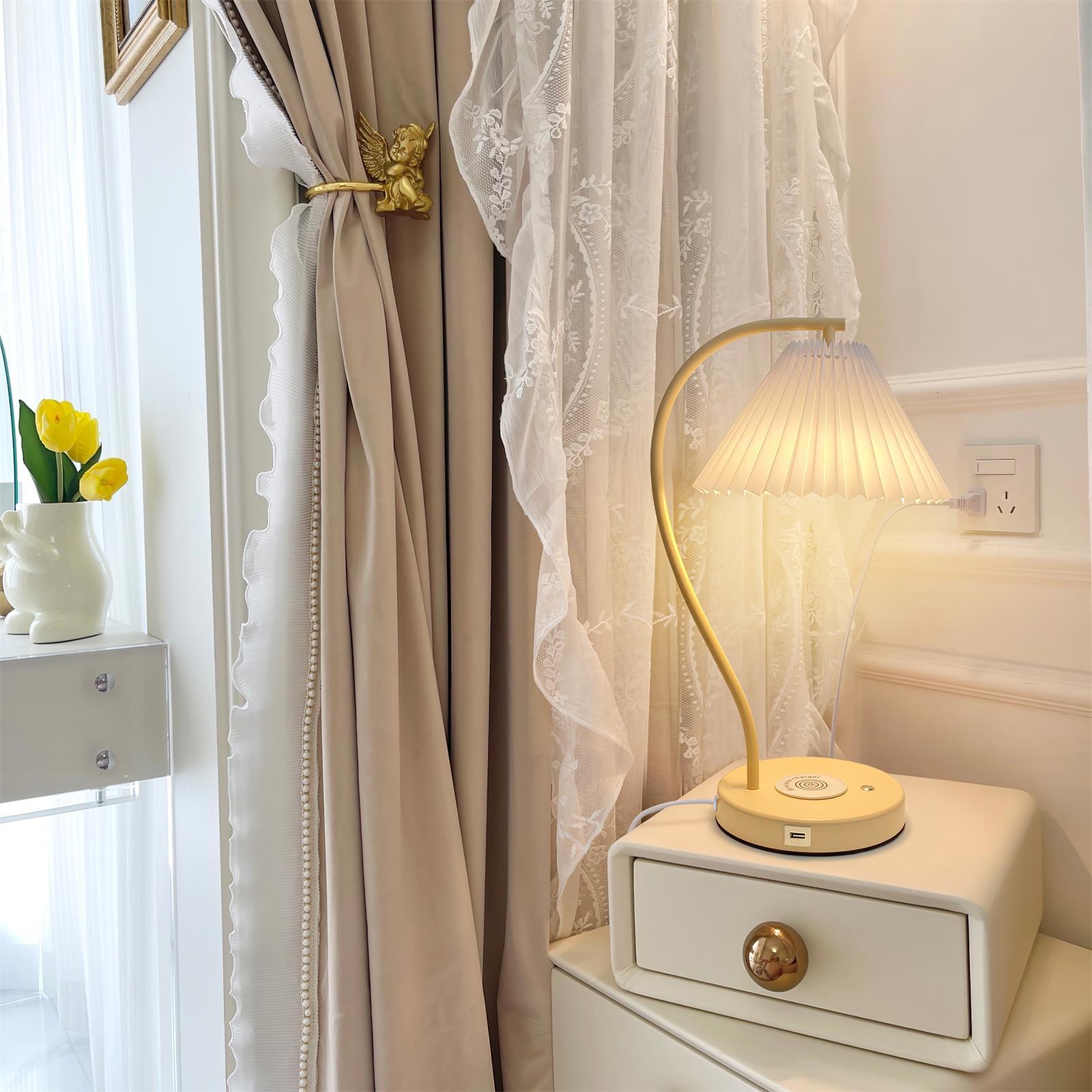 Crescini Pleated Table Lamp - Blowlighting