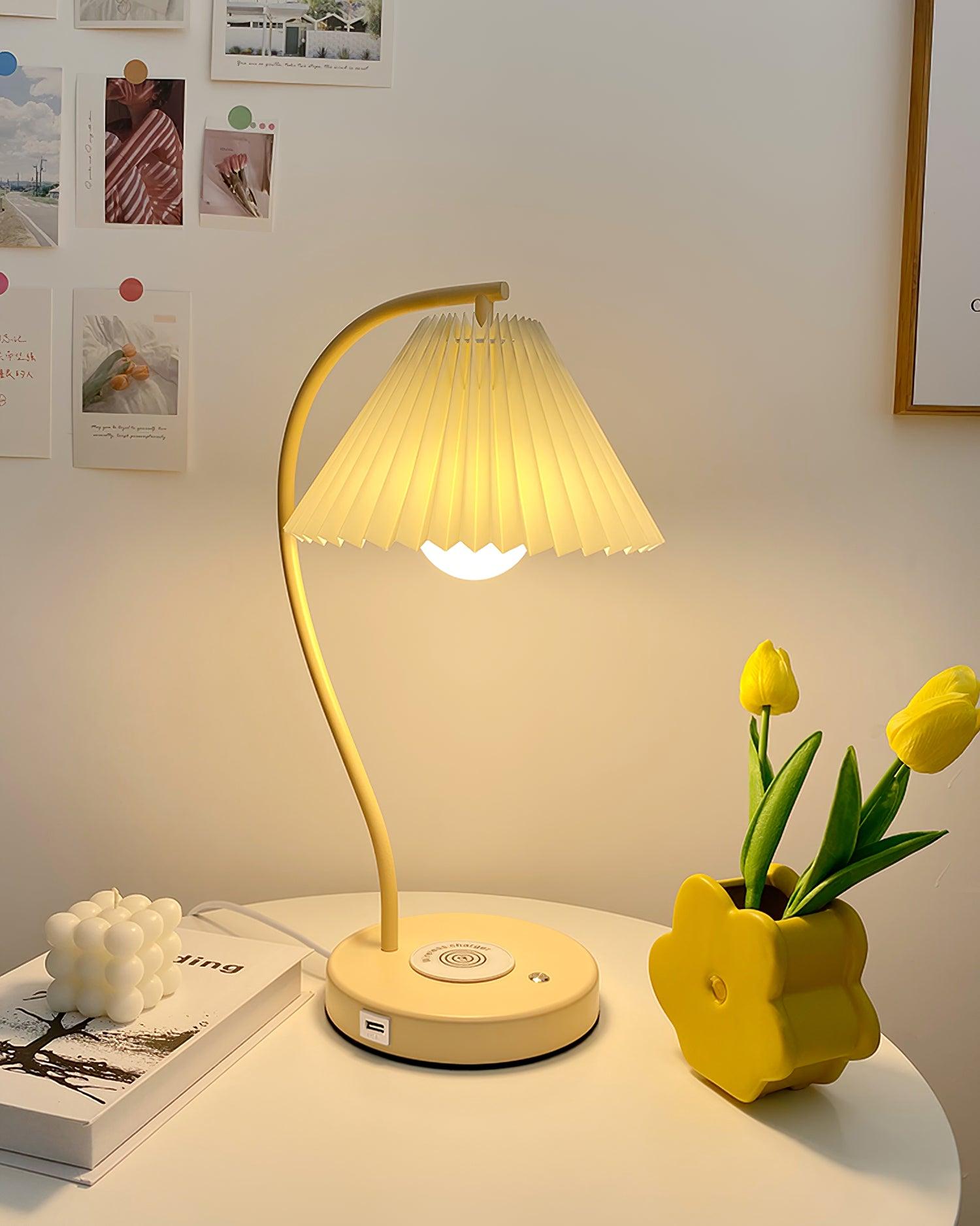 Crescini Pleated Table Lamp - Blowlighting