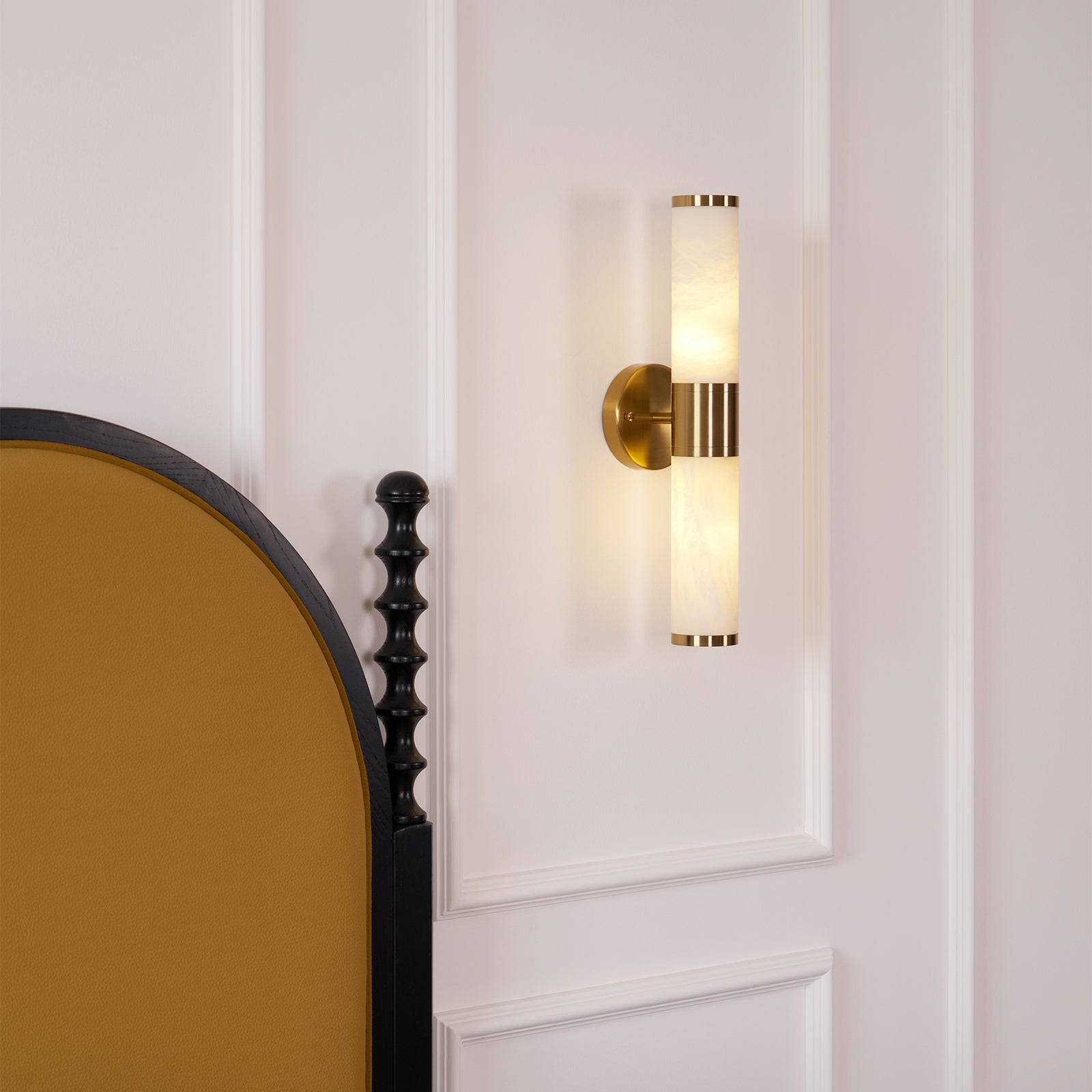 Kaia Minimalist Alabaster Wall Lamp - Blowlighting
