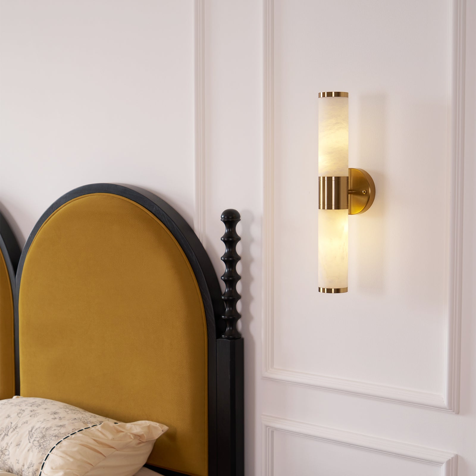 Kaia Minimalist Alabaster Wall Lamp - Blowlighting