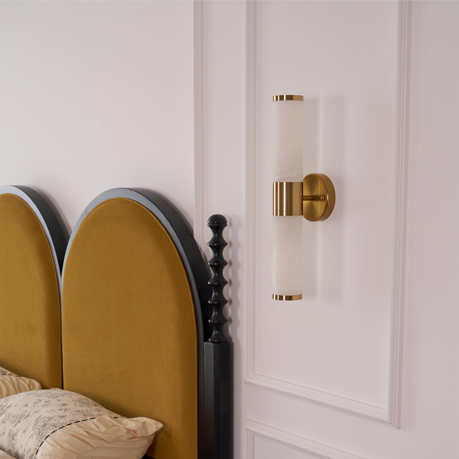 Kaia Minimalist Alabaster Wall Lamp - Blowlighting