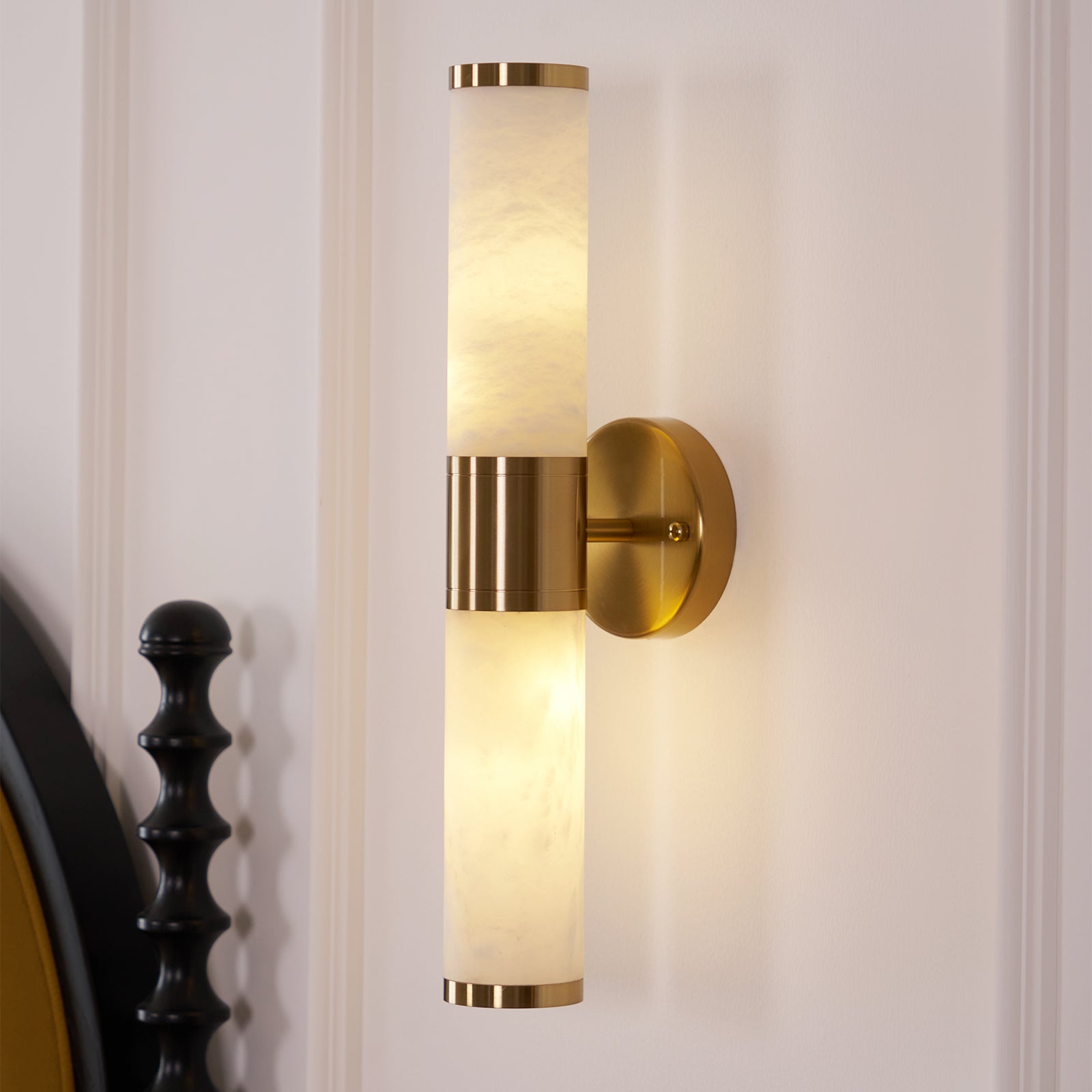 Kaia Minimalist Alabaster Wall Lamp - Blowlighting