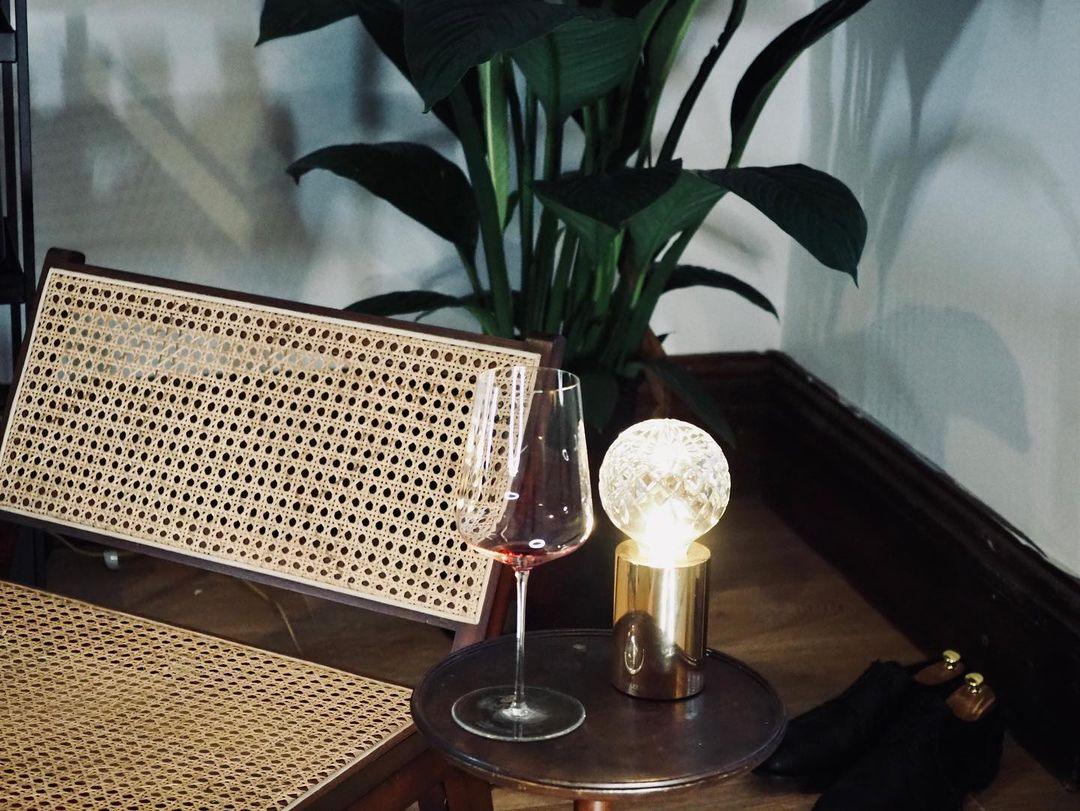 Crystal Bulb Table Lamp - Blowlighting