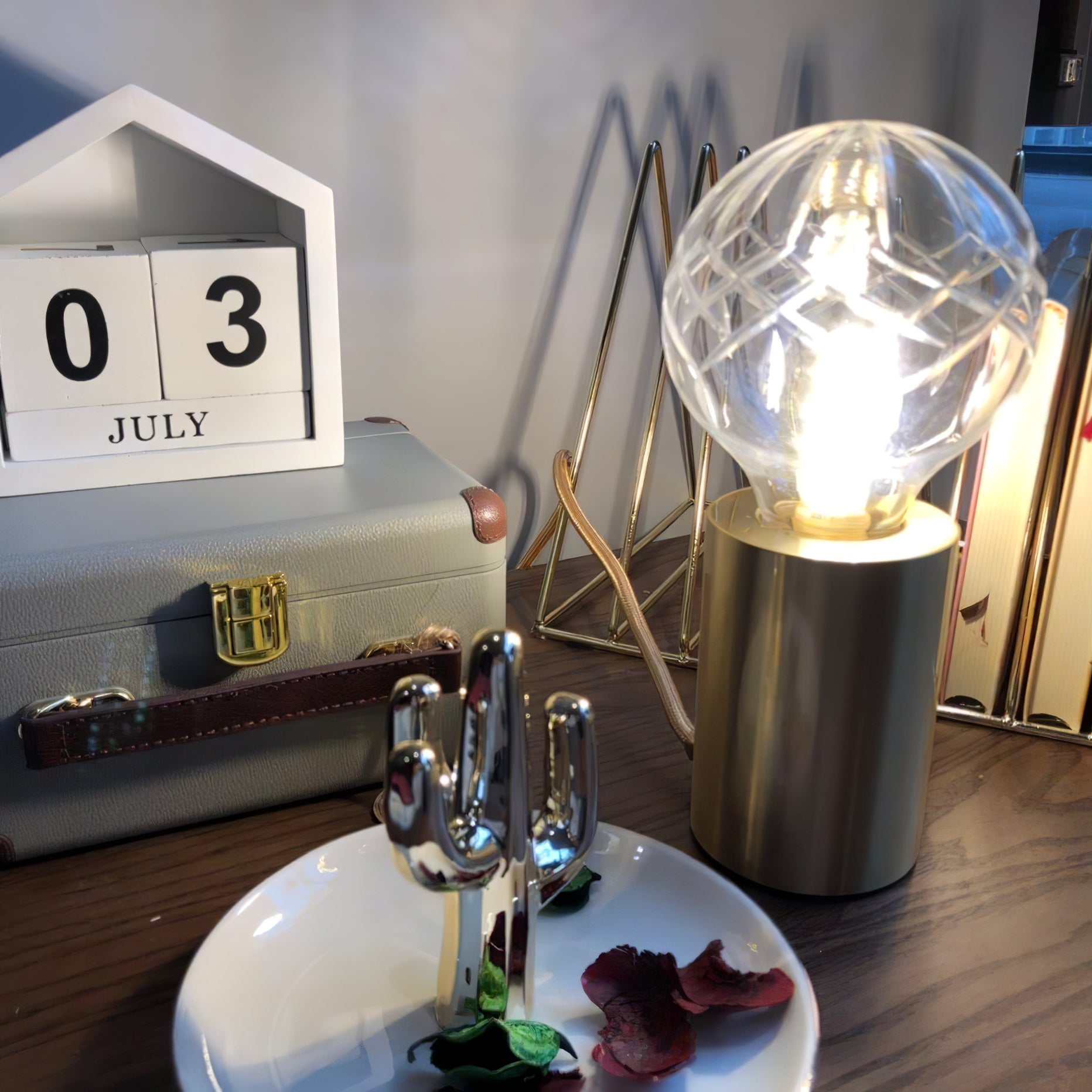 Crystal Bulb Table Lamp - Blowlighting