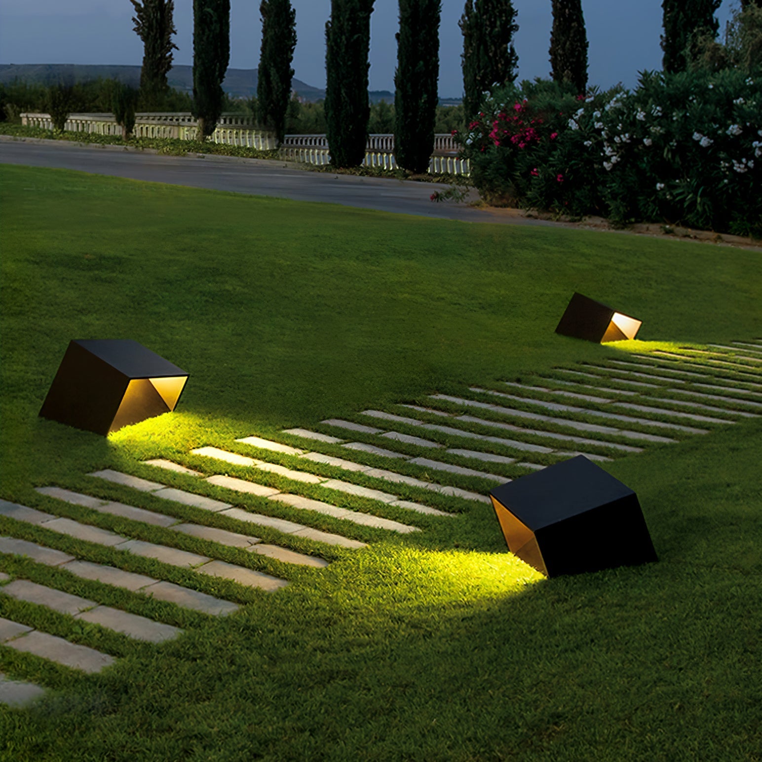 Cube Garden Outdoor Light - Blowlighting