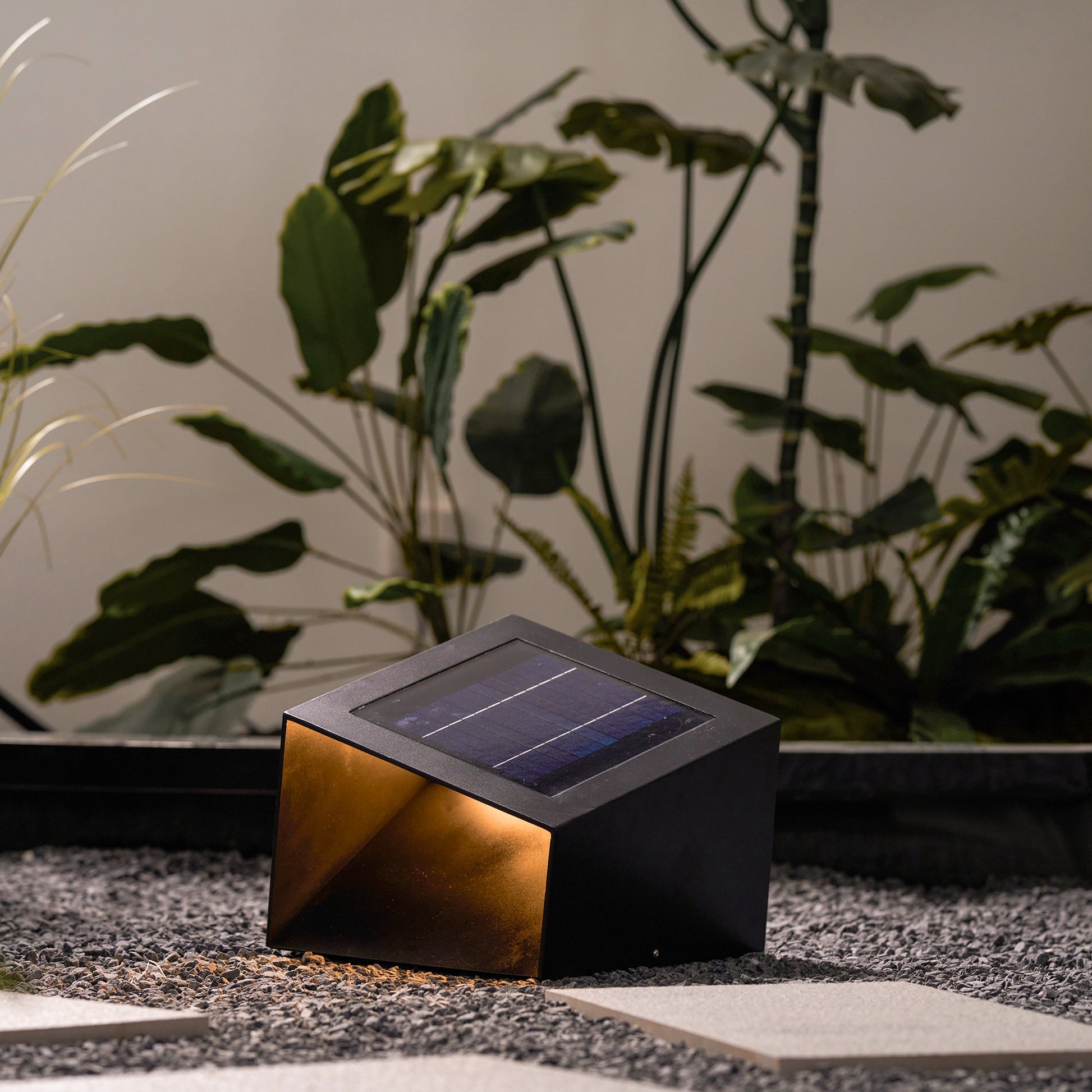 Cube Garden Solar Outdoor Light - Blowlighting