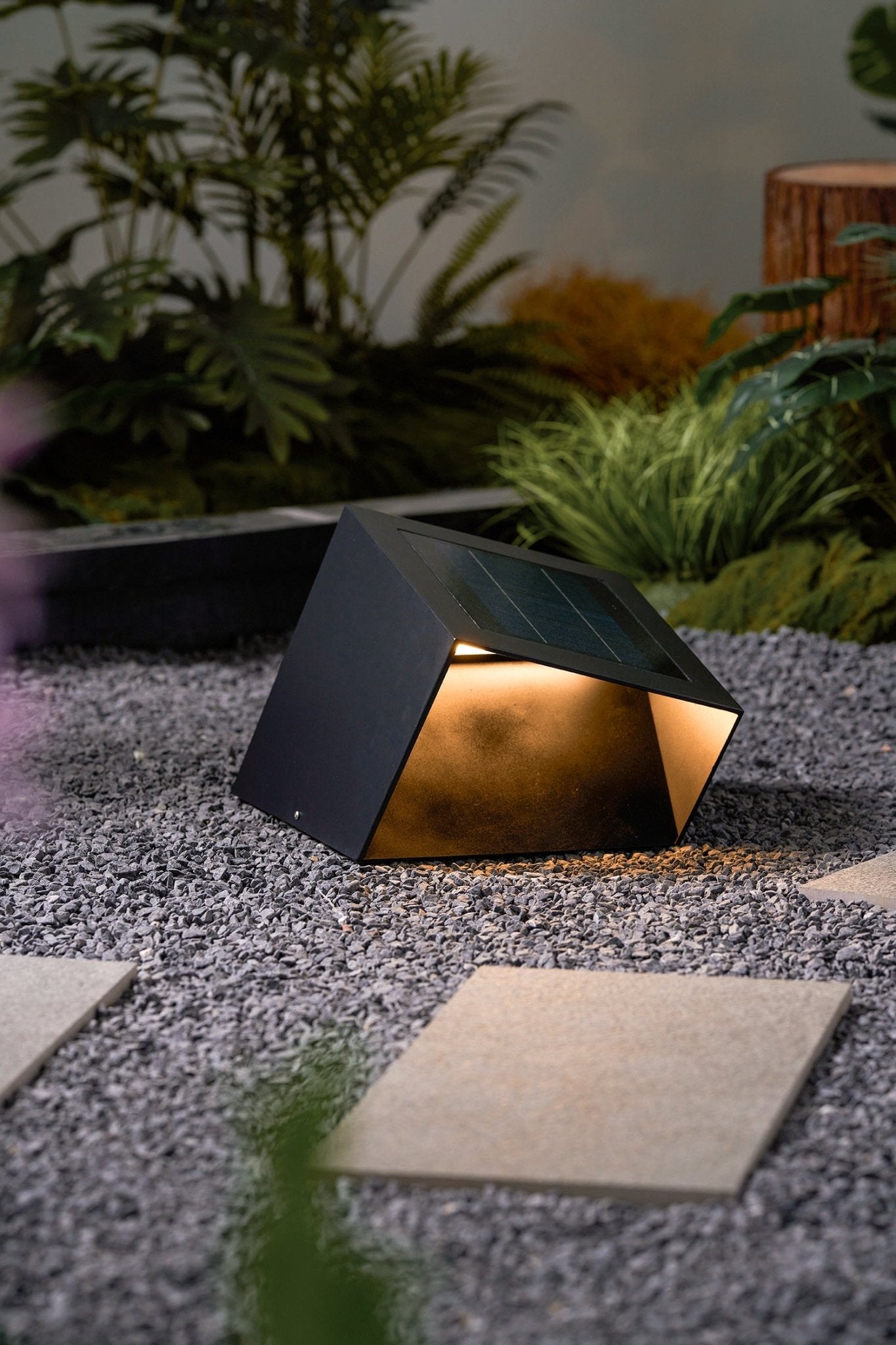 Cube Garden Solar Outdoor Light - Blowlighting