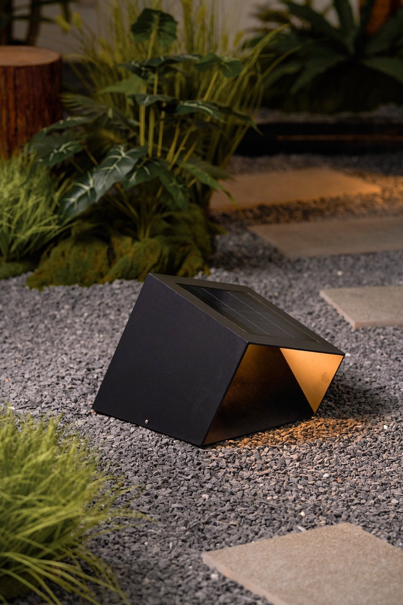 Cube Garden Solar Outdoor Light - Blowlighting