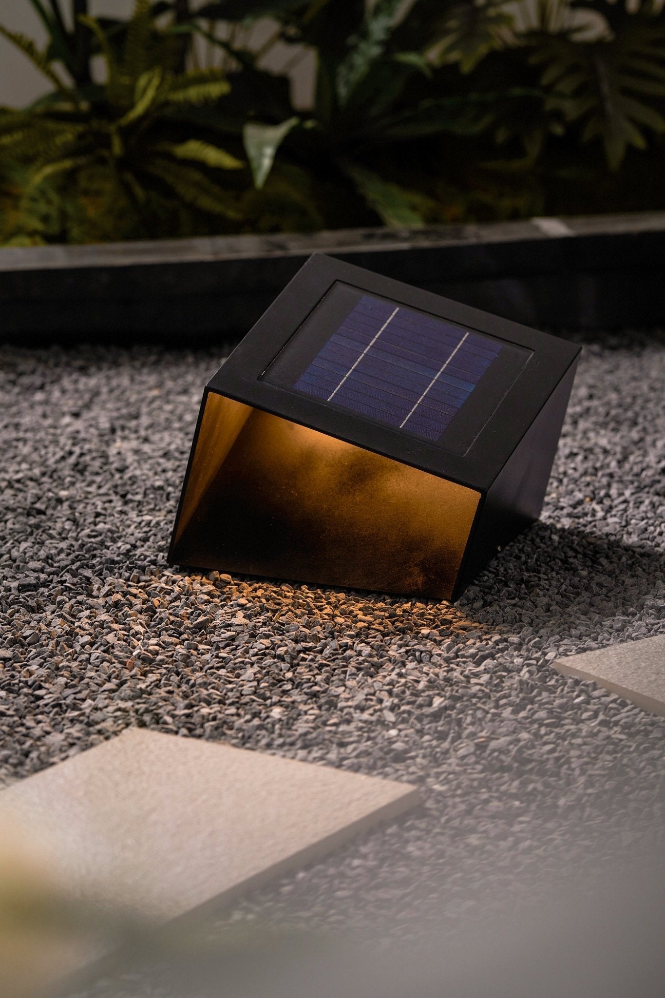 Cube Garden Solar Outdoor Light - Blowlighting