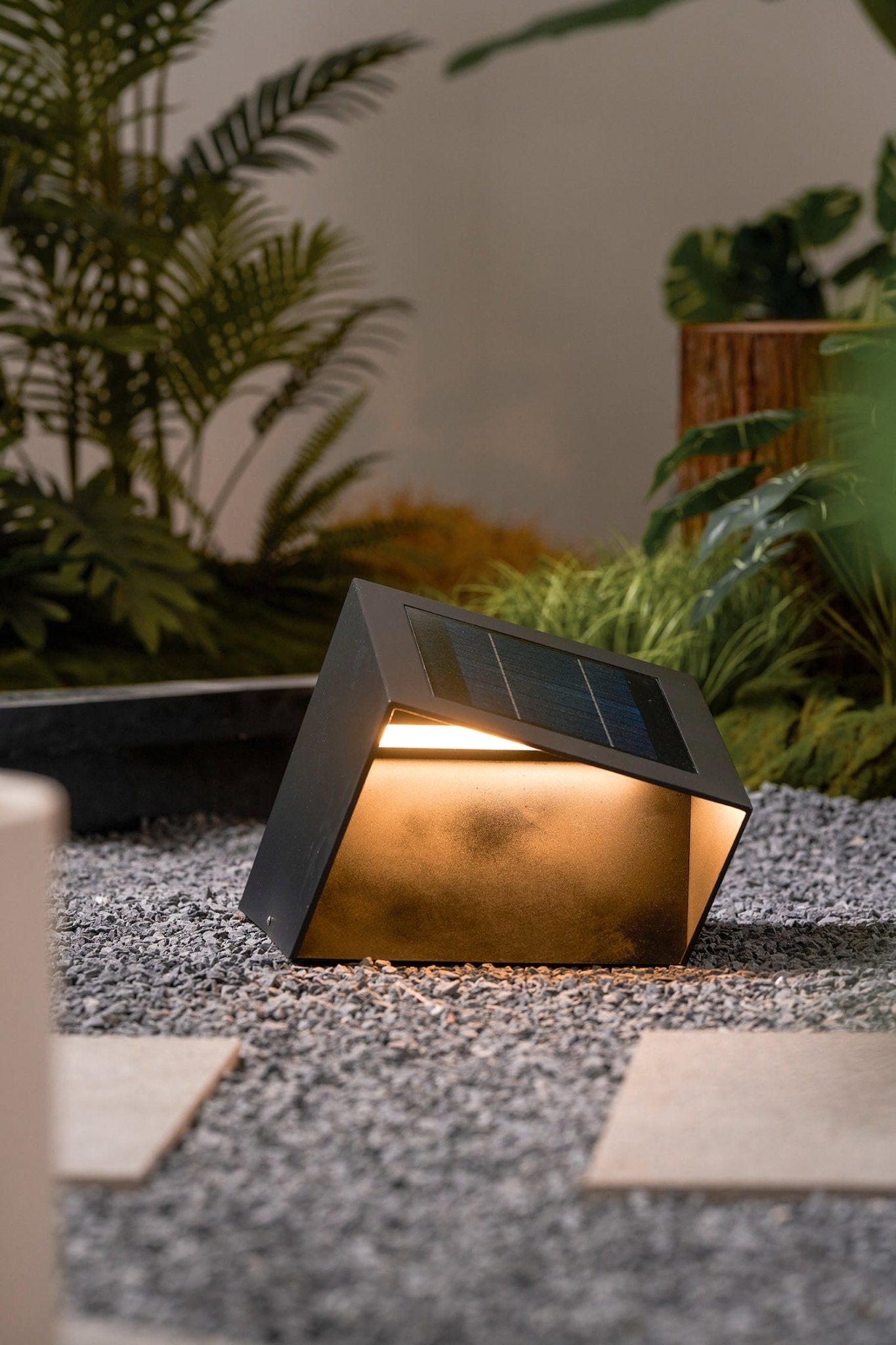 Cube Garden Solar Outdoor Light - Blowlighting