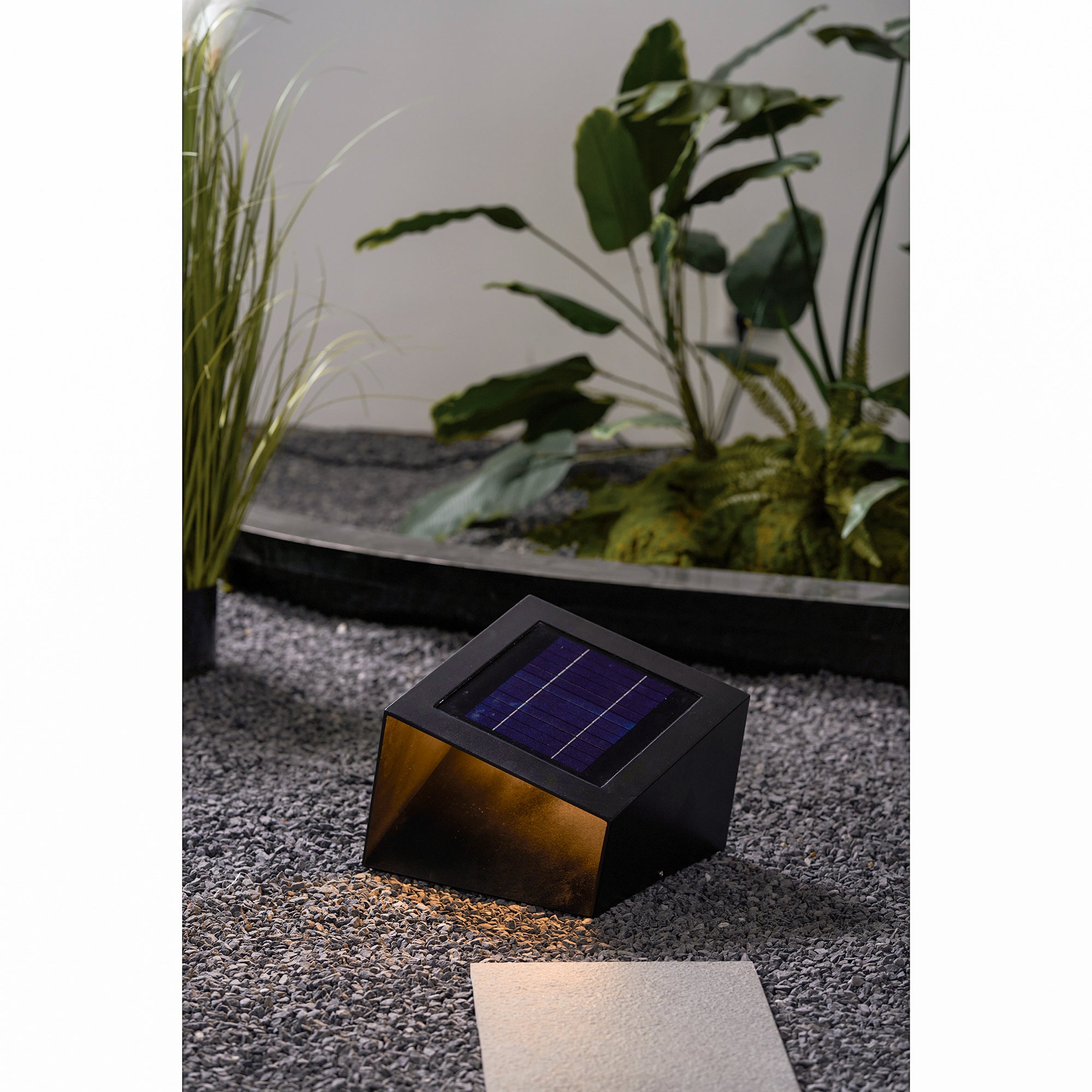 Cube Garden Solar Outdoor Light - Blowlighting
