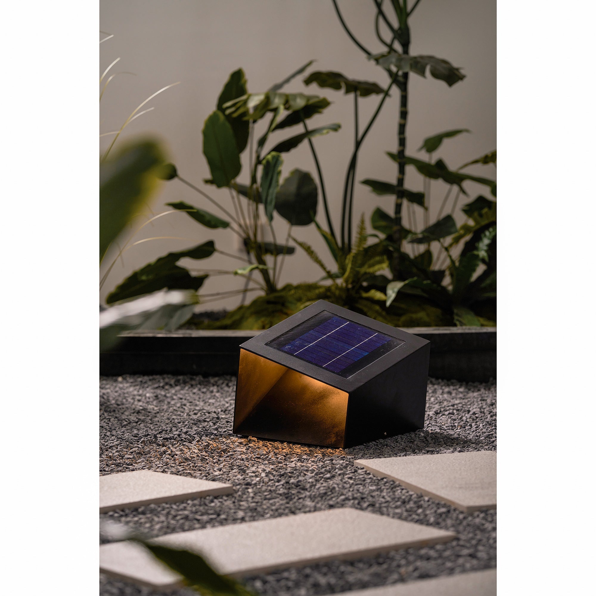 Cube Garden Solar Outdoor Light - Blowlighting