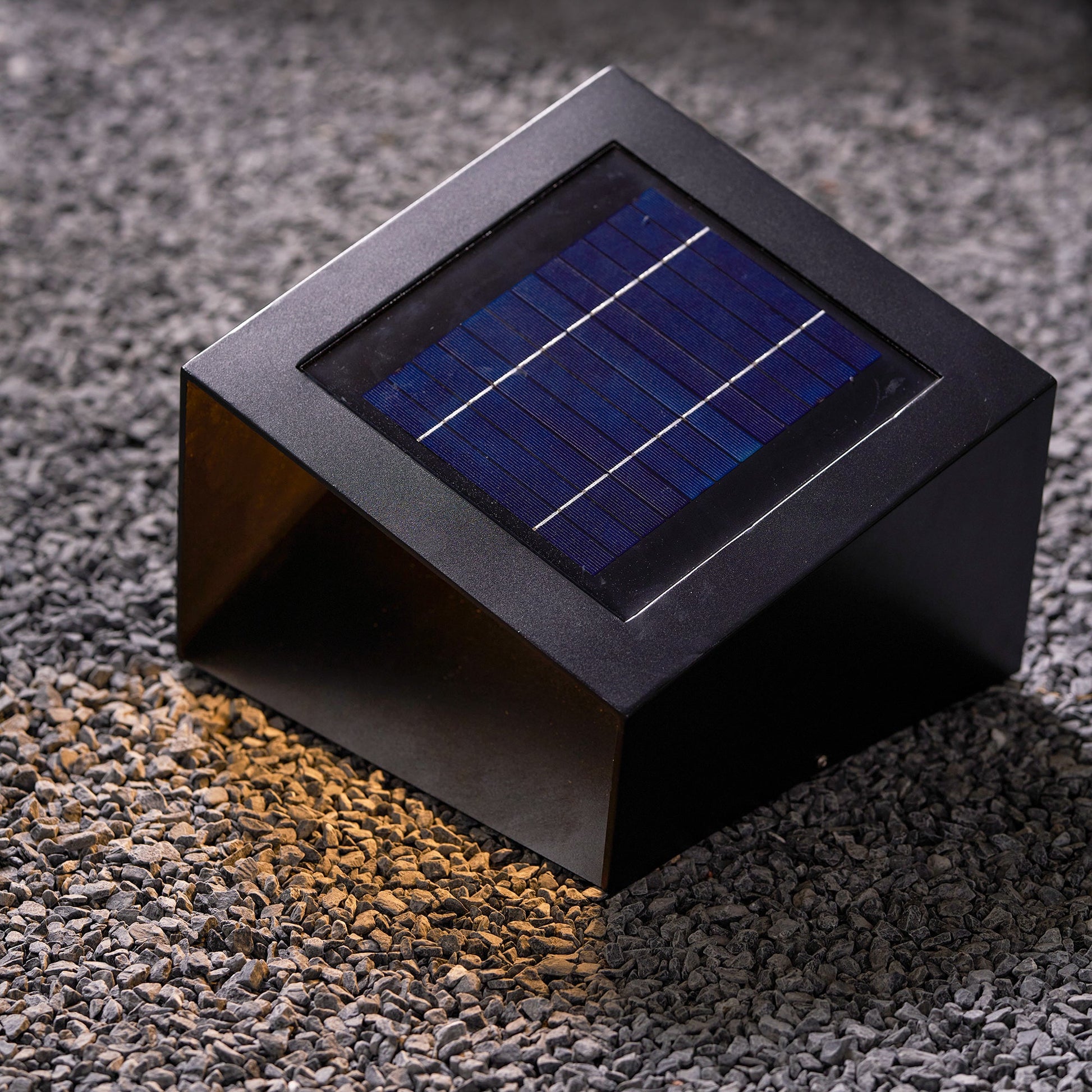 Cube Garden Solar Outdoor Light - Blowlighting