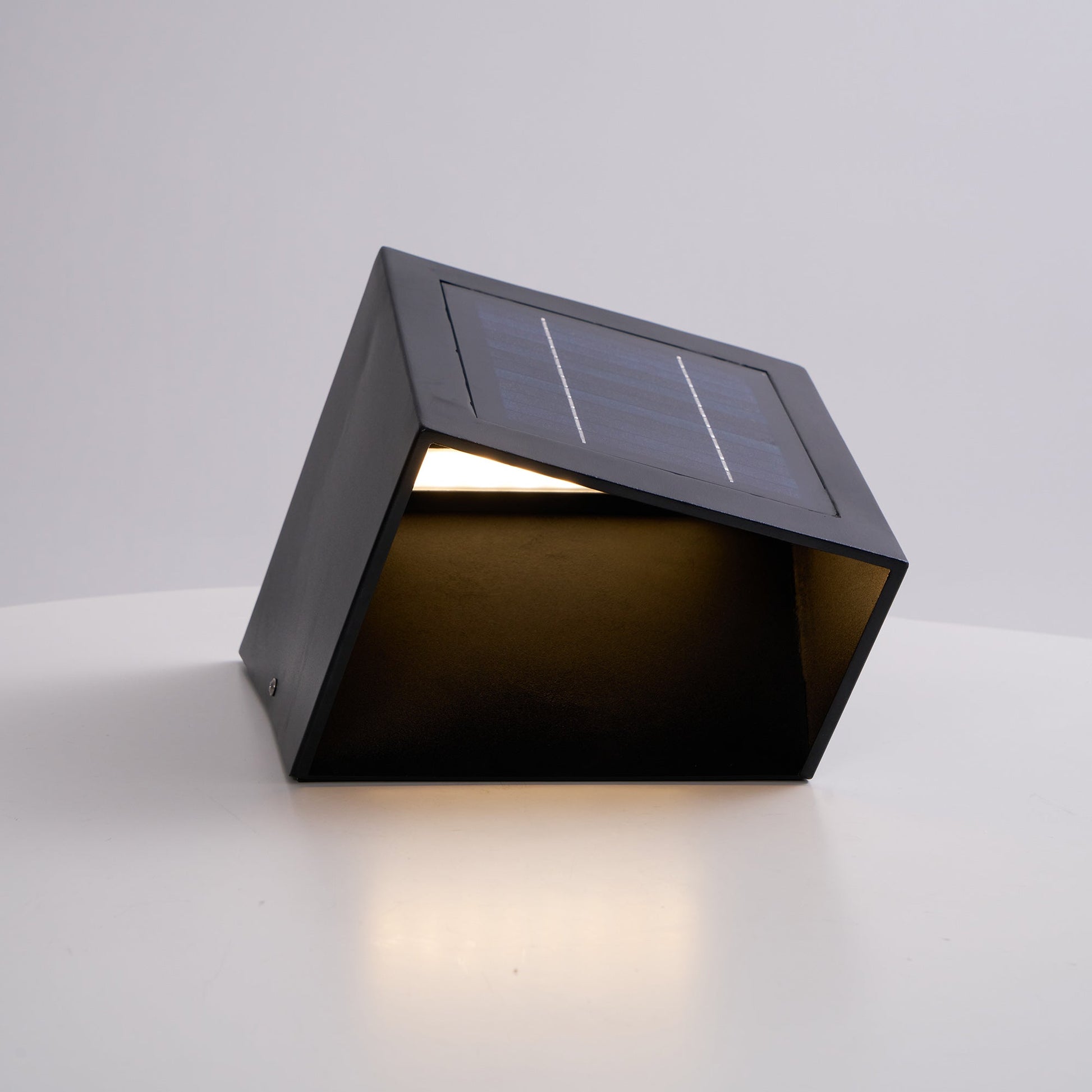 Cube Garden Solar Outdoor Light - Blowlighting
