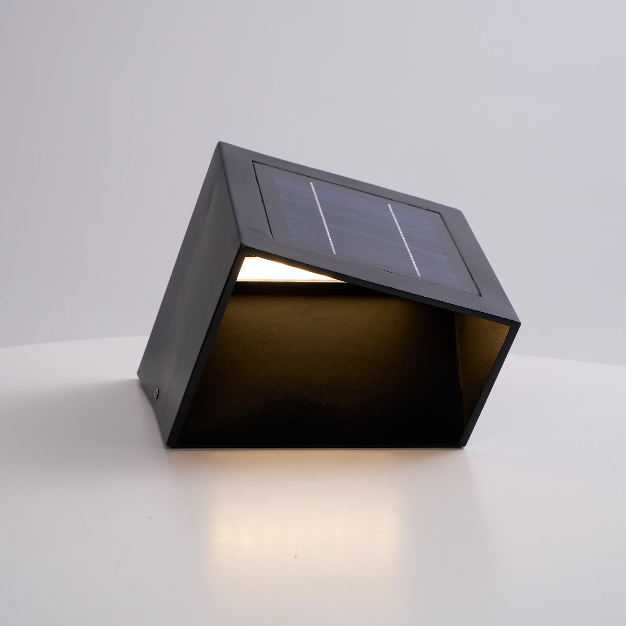 Cube Garden Solar Outdoor Light - Blowlighting