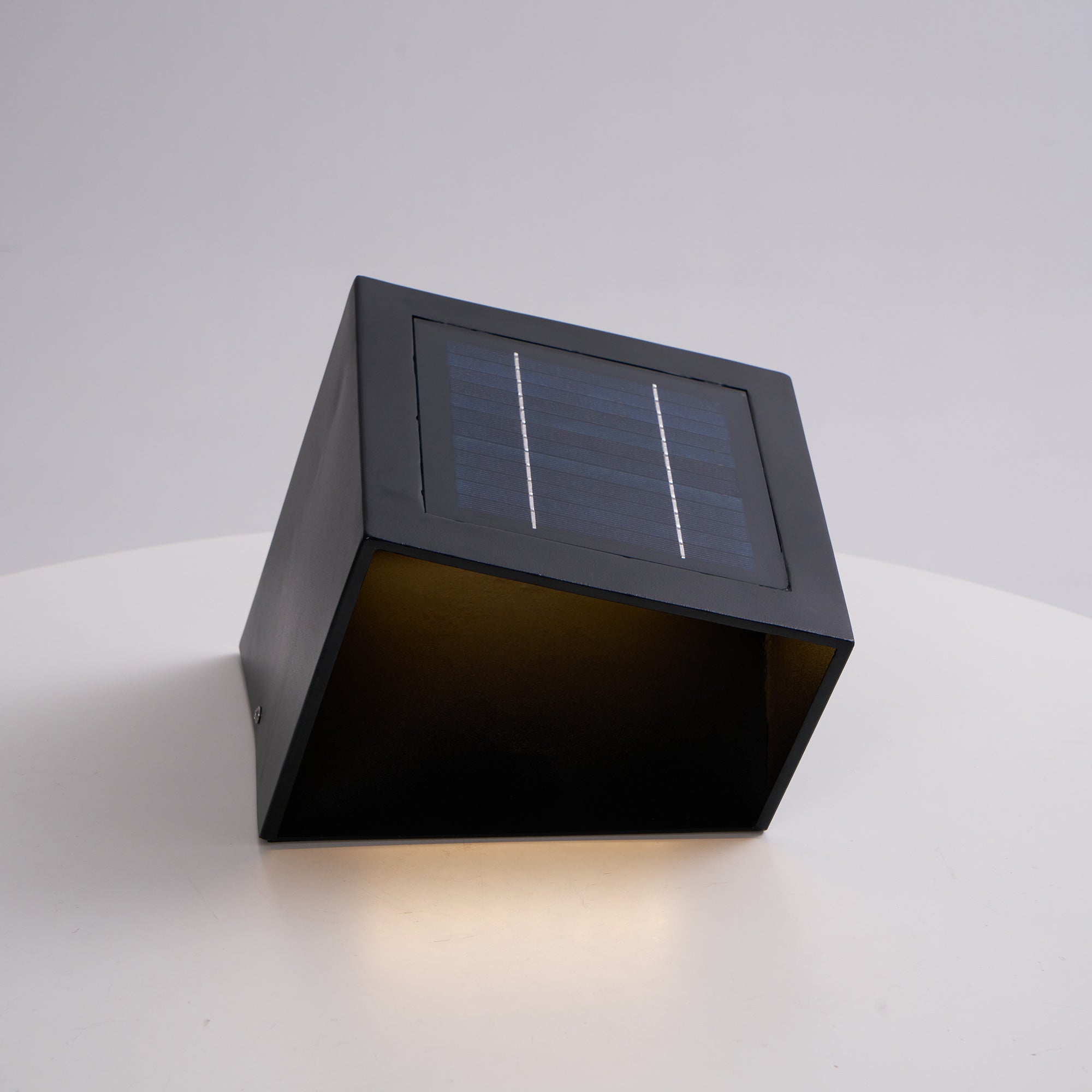 Cube Garden Solar Outdoor Light - Blowlighting