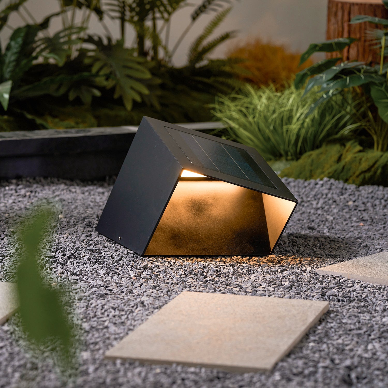 Cube Garden Solar Outdoor Light - Blowlighting