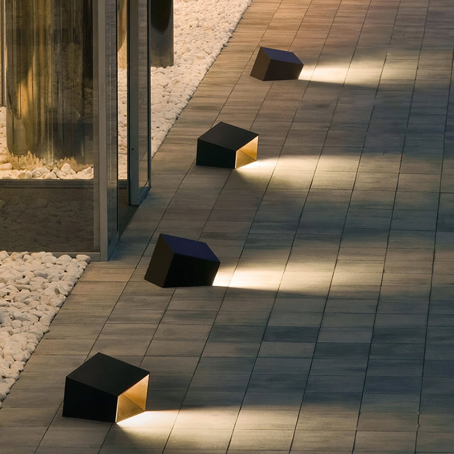 Cube Garden Solar Outdoor Light - Blowlighting