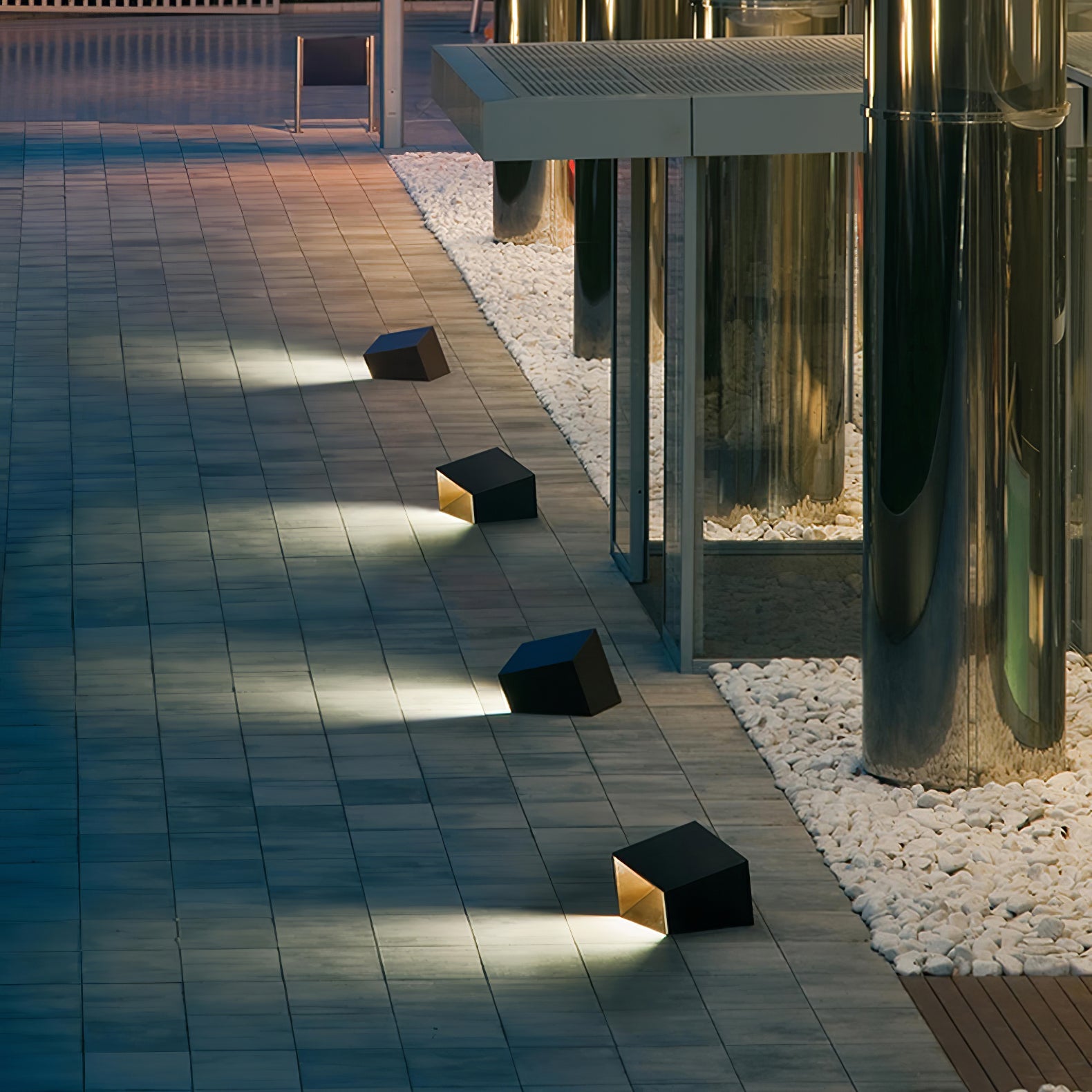 Cube Garden Solar Outdoor Light - Blowlighting
