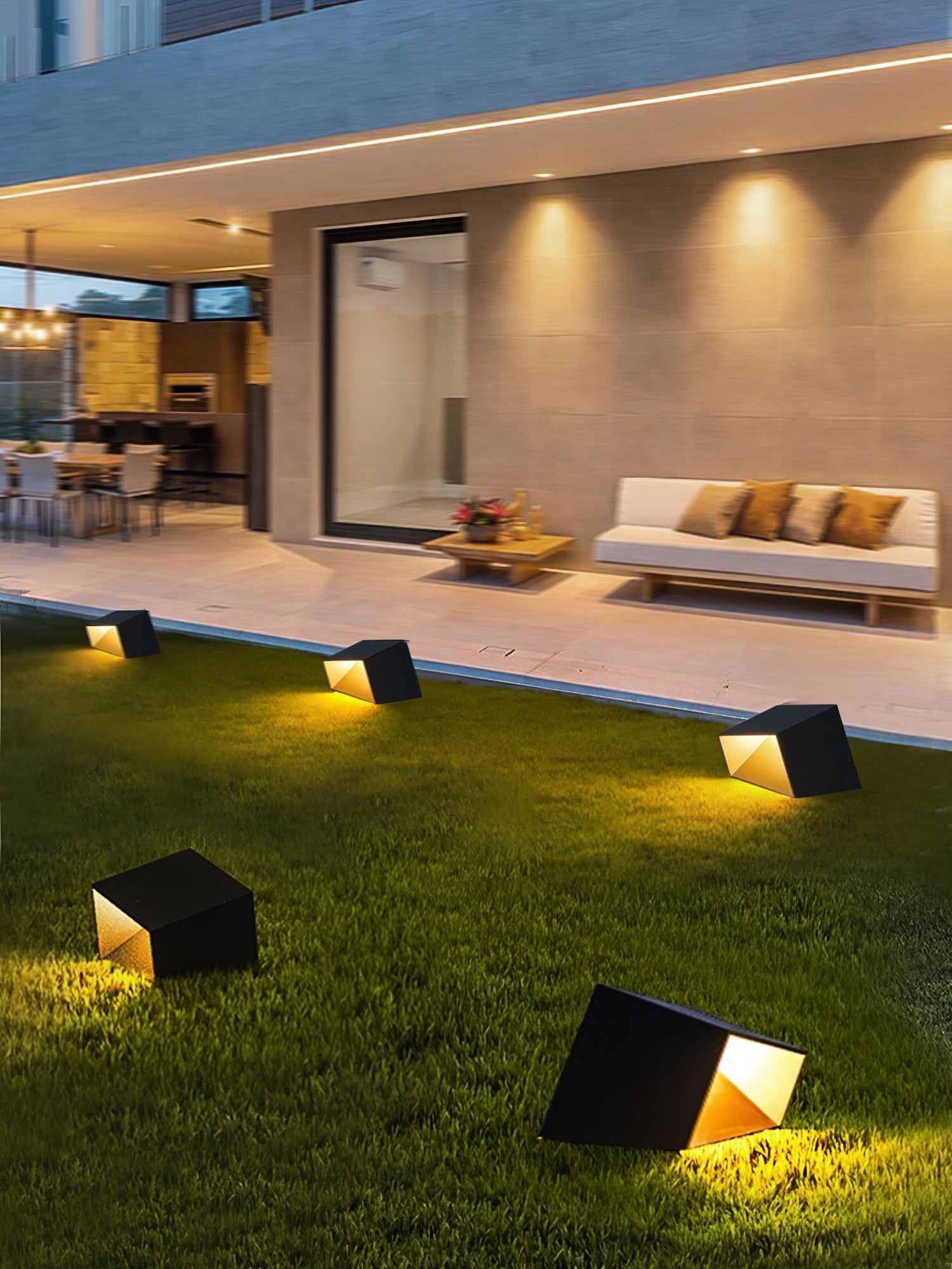 Cube Garden Solar Outdoor Light - Blowlighting